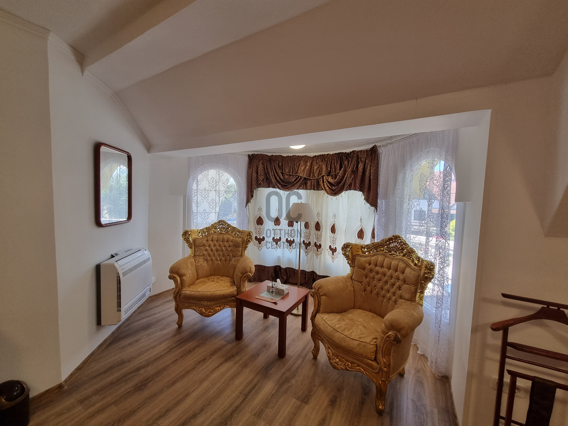 Gallery zoom image