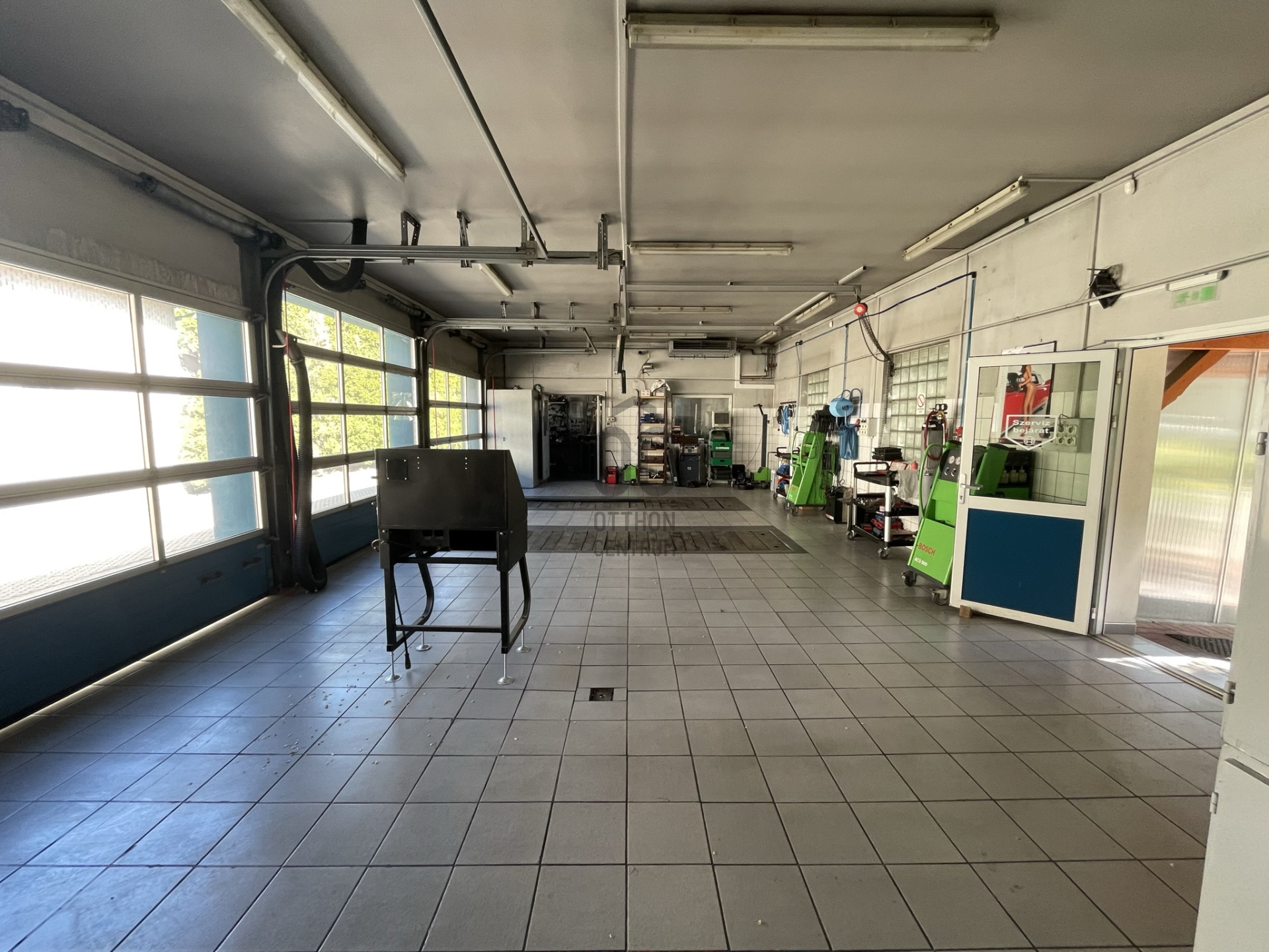 Gallery zoom image