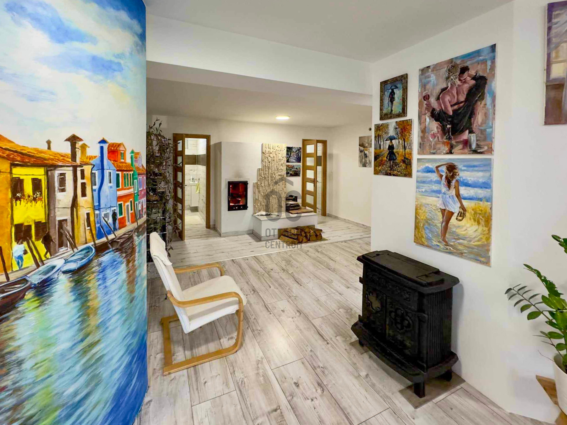 Gallery zoom image