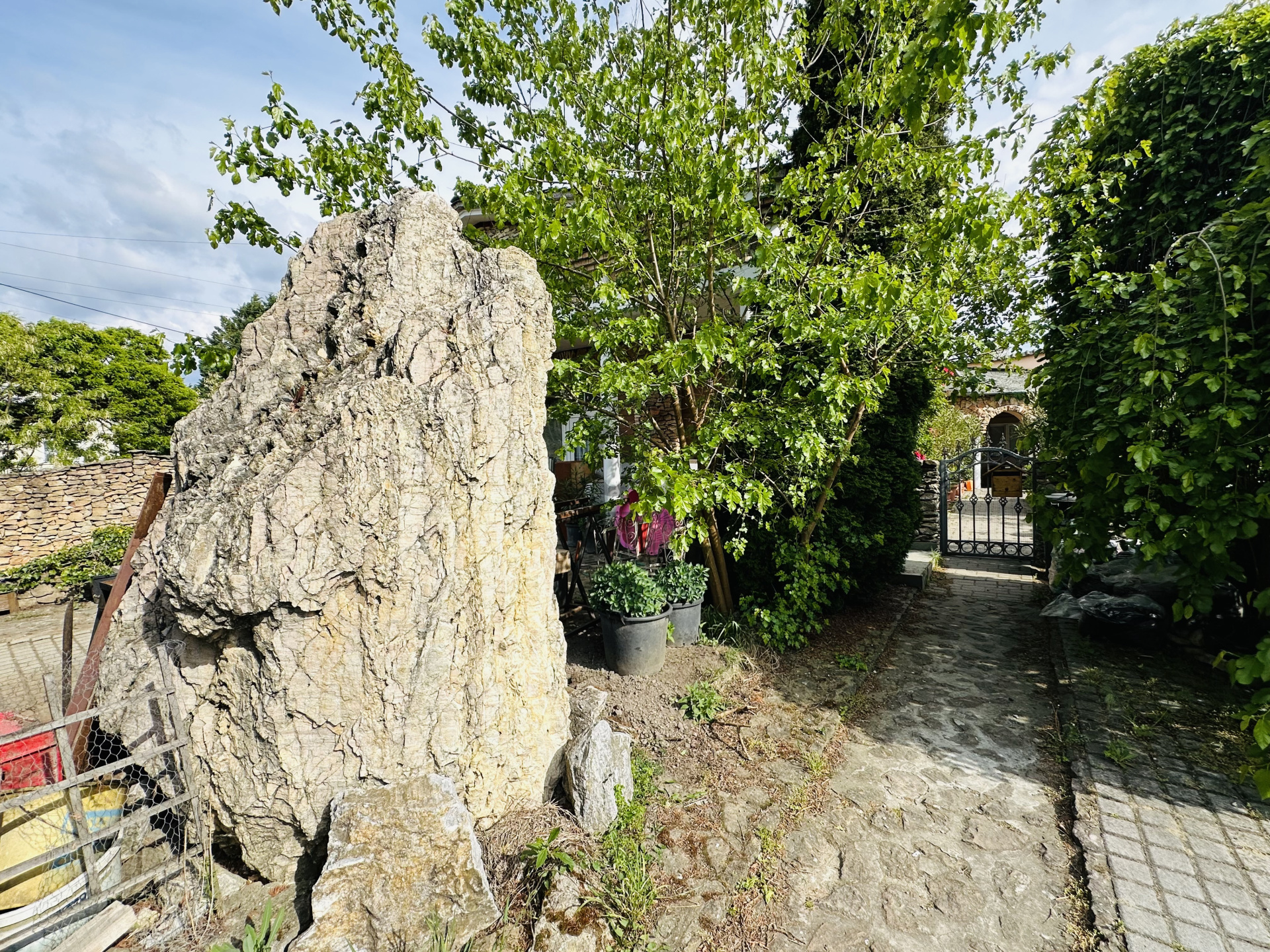 Gallery zoom image