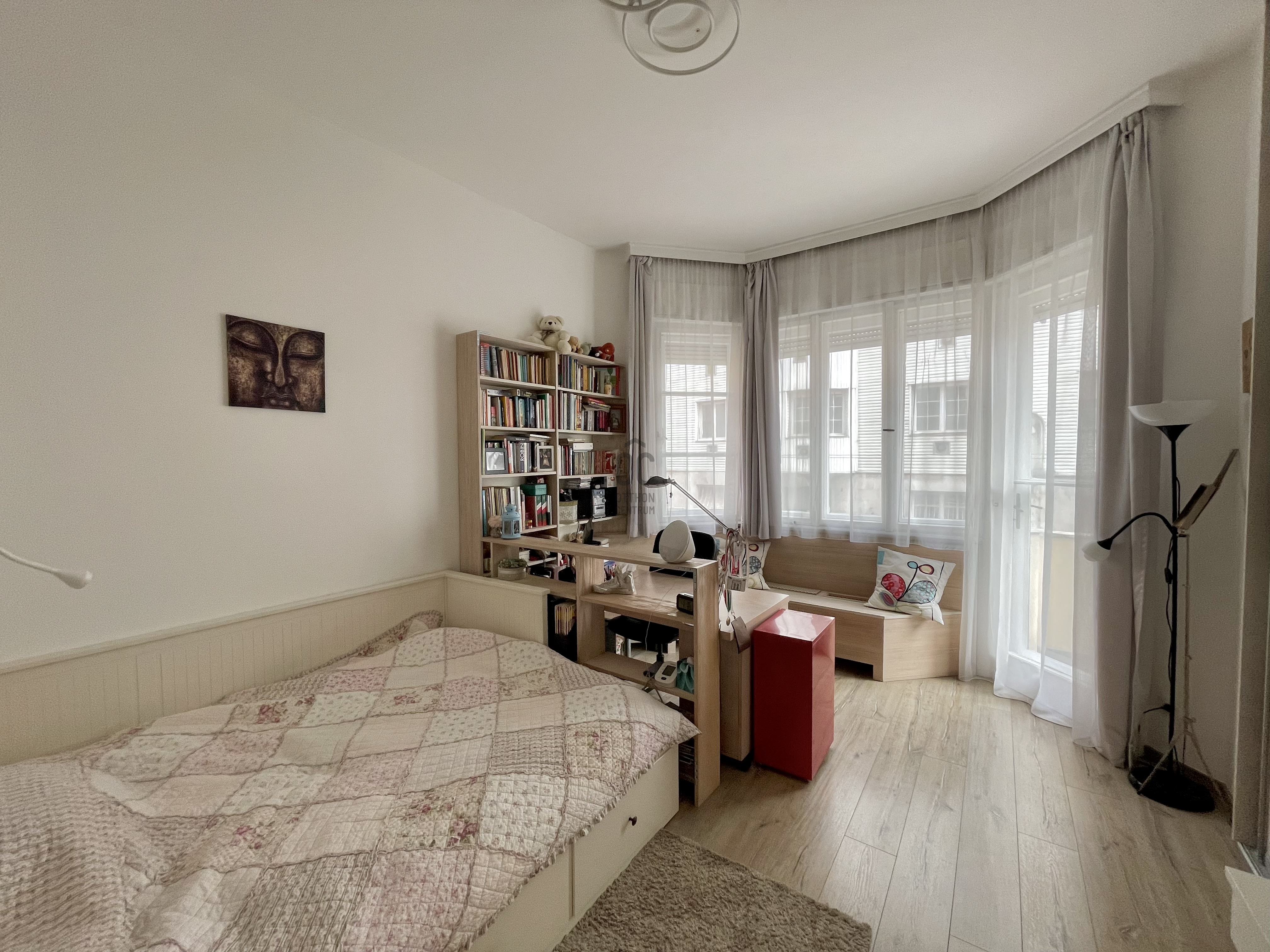 Gallery zoom image