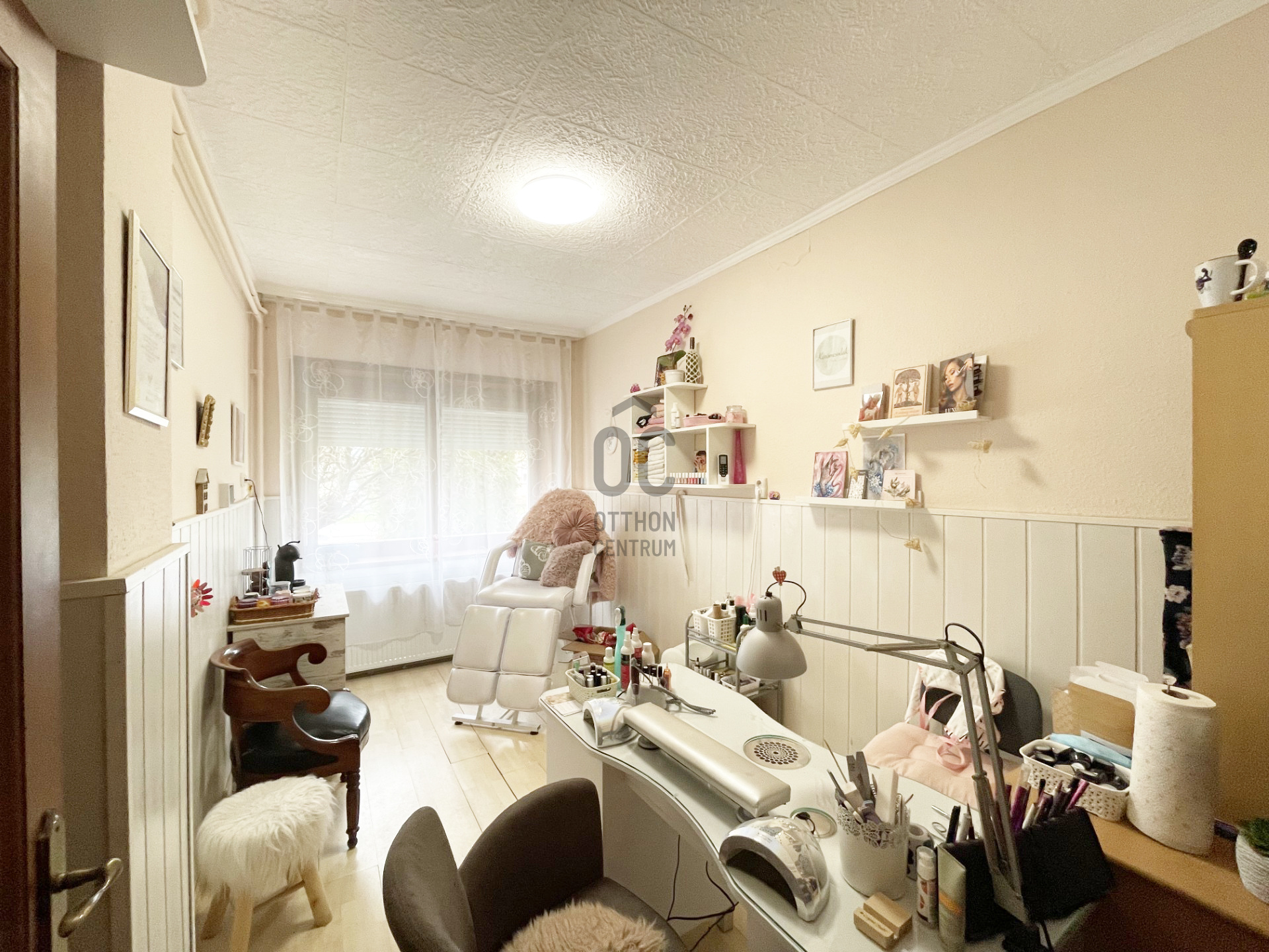Gallery zoom image