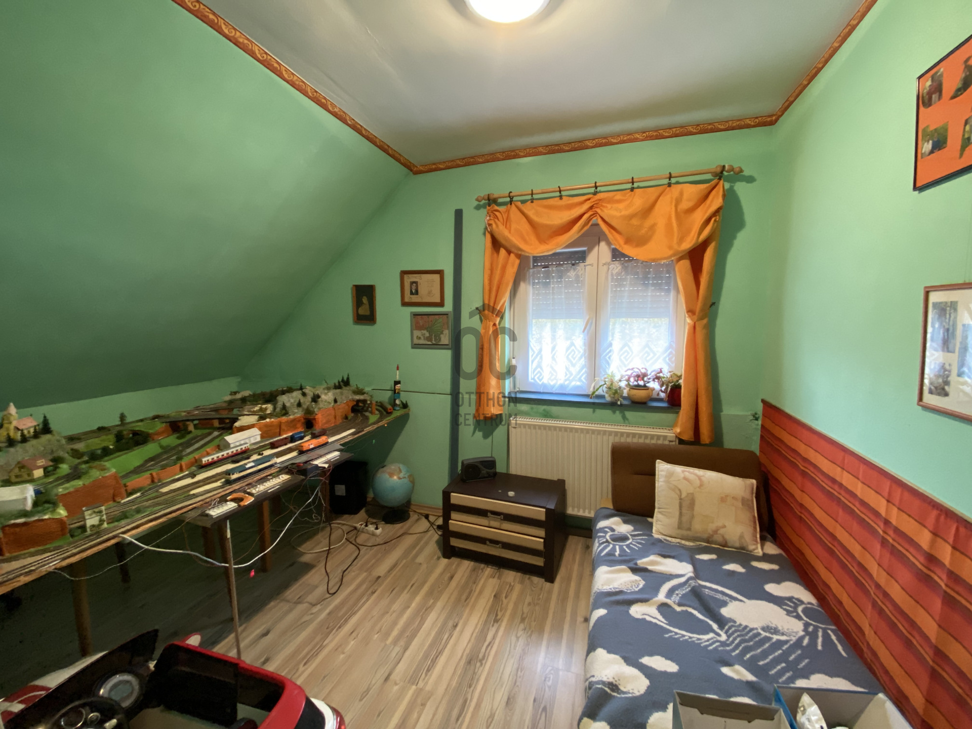 Gallery zoom image
