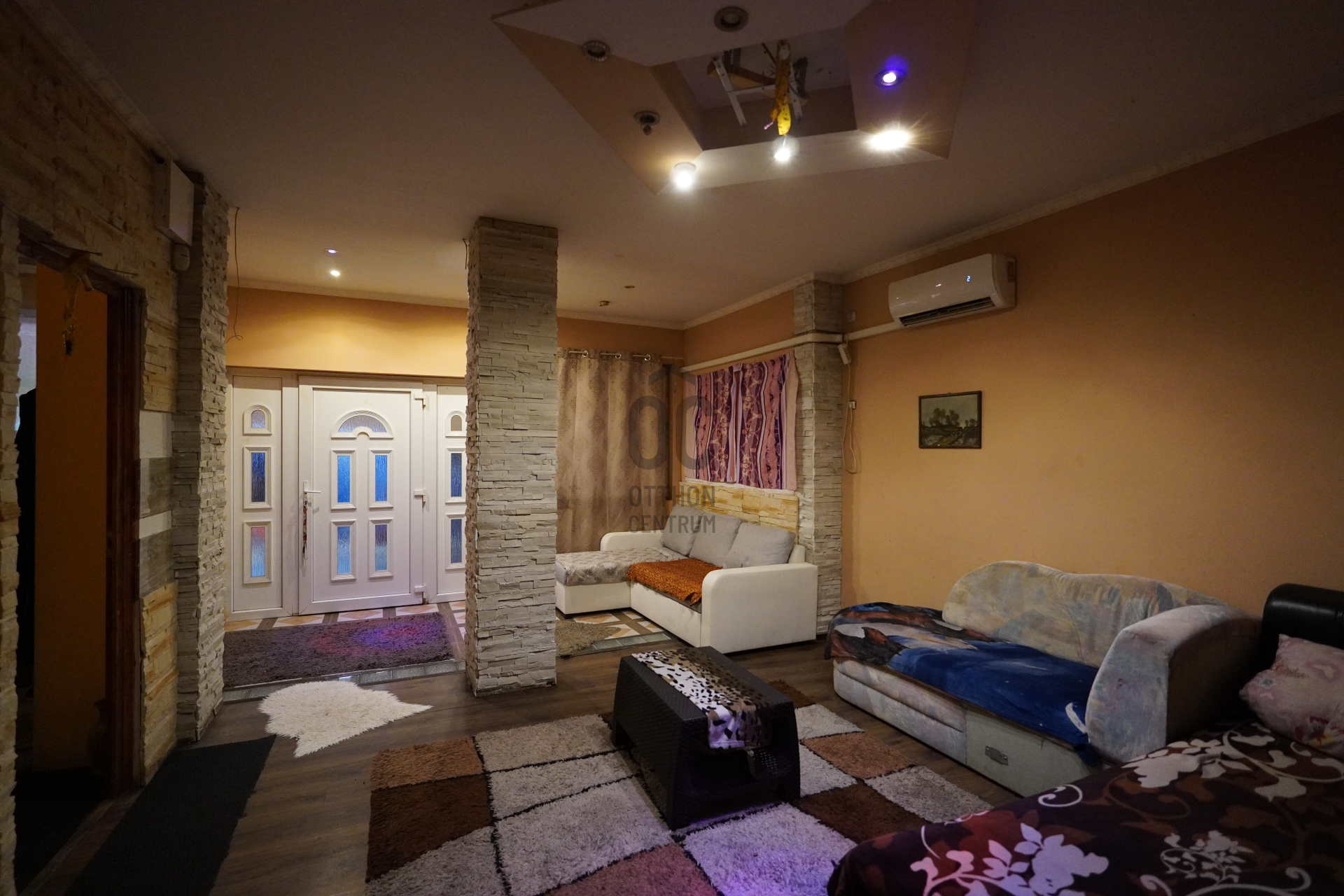 Gallery zoom image