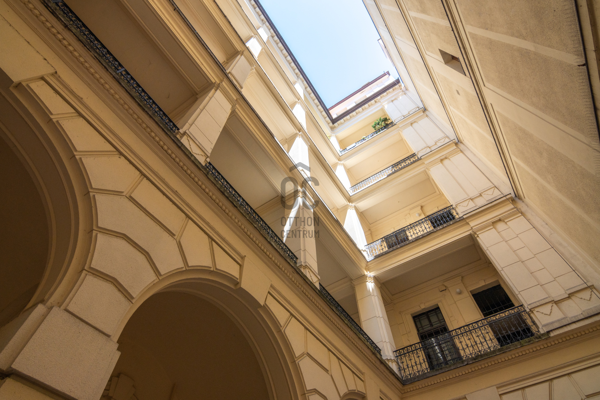 Gallery zoom image