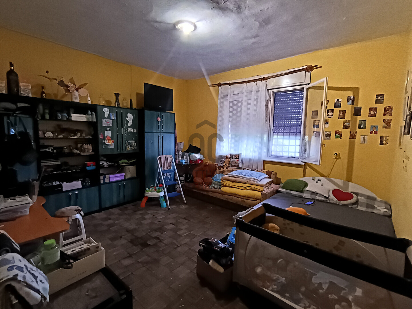 Gallery zoom image