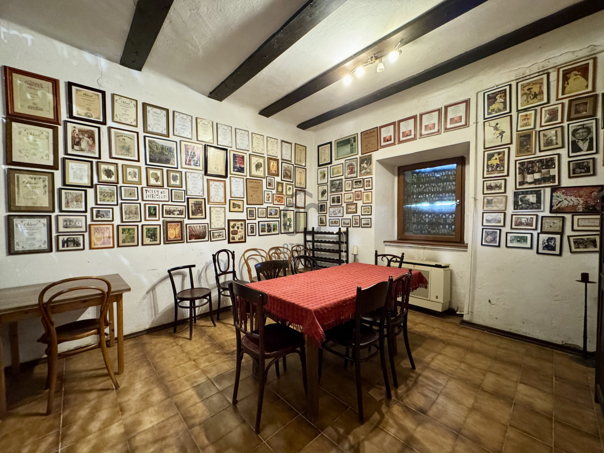Gallery zoom image
