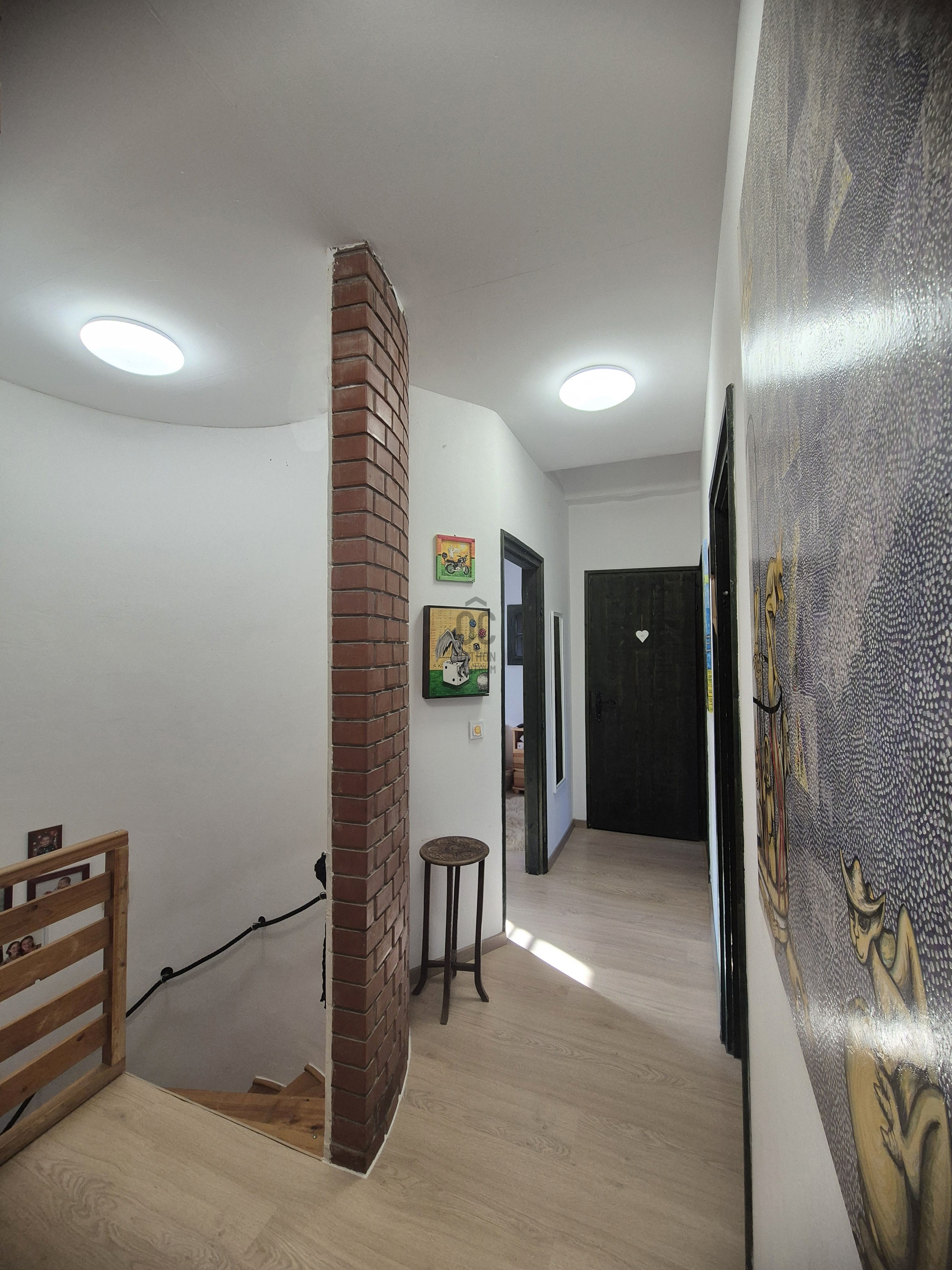 Gallery zoom image