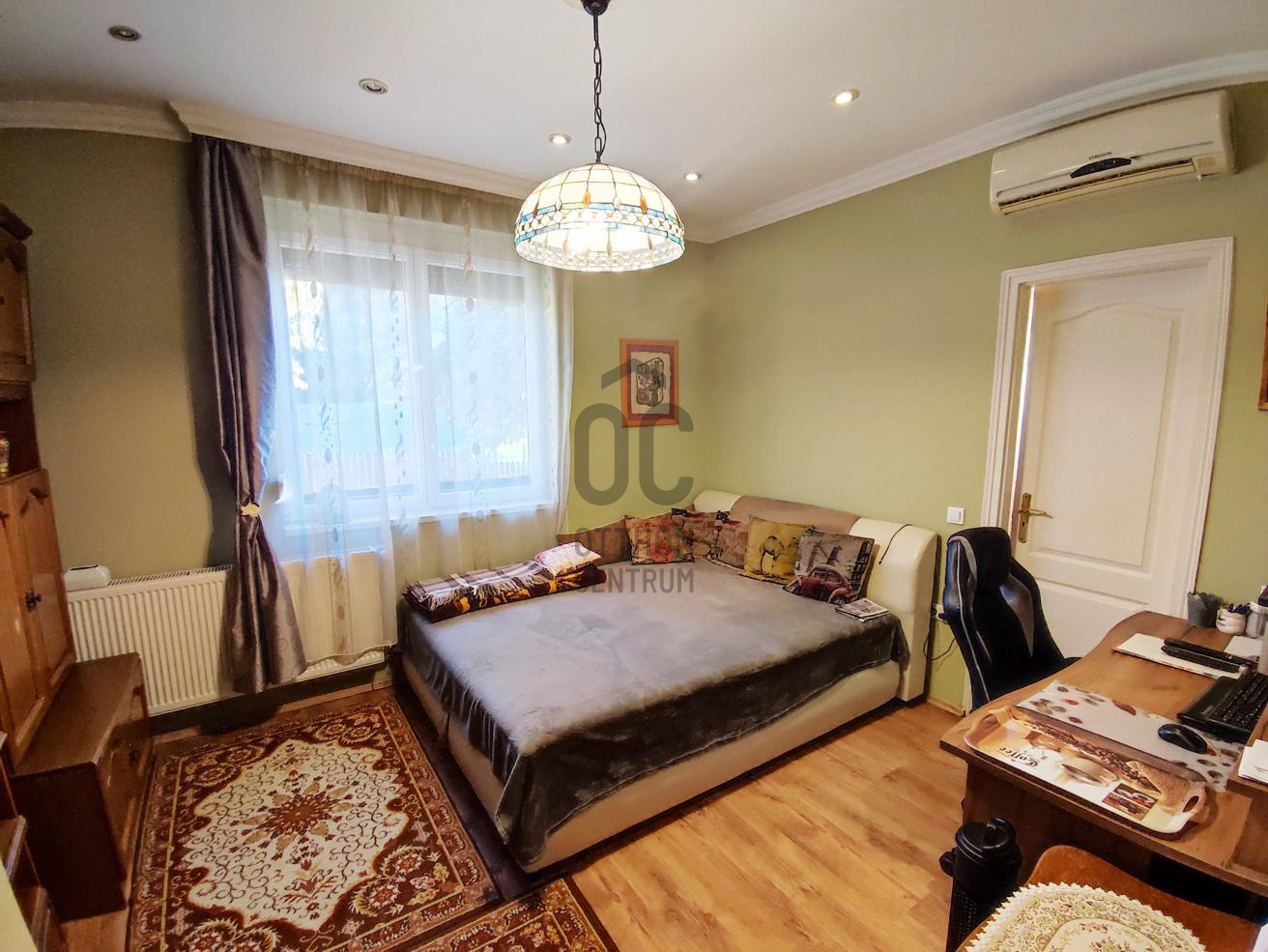Gallery zoom image