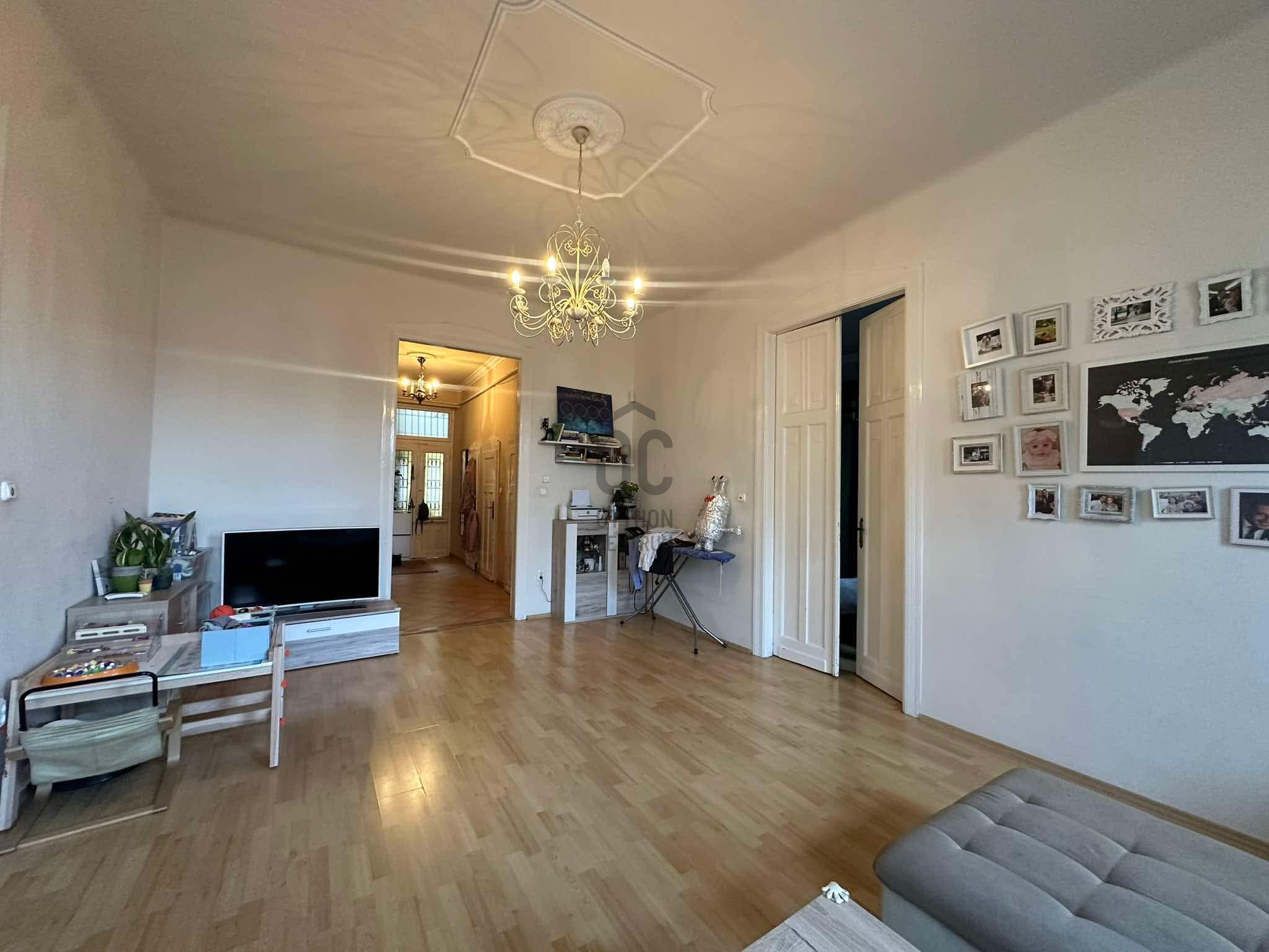 Gallery zoom image