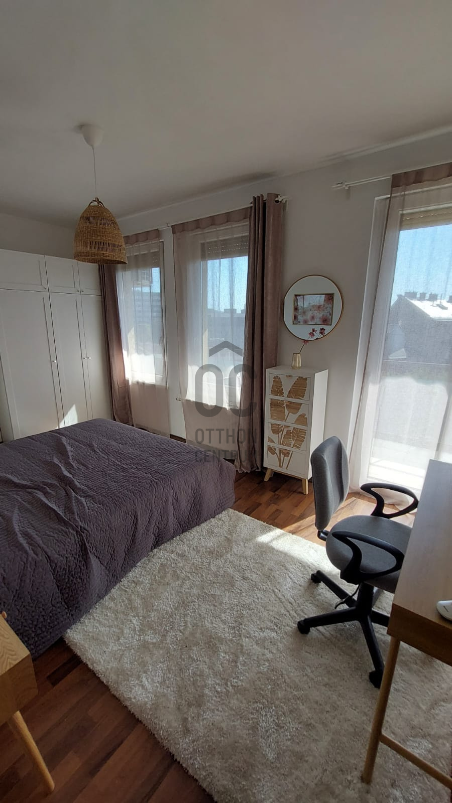 Gallery zoom image