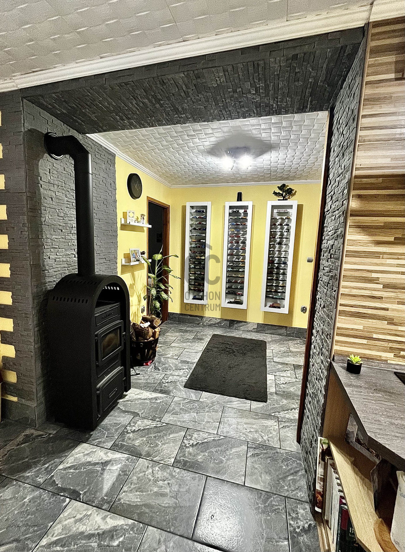 Gallery zoom image