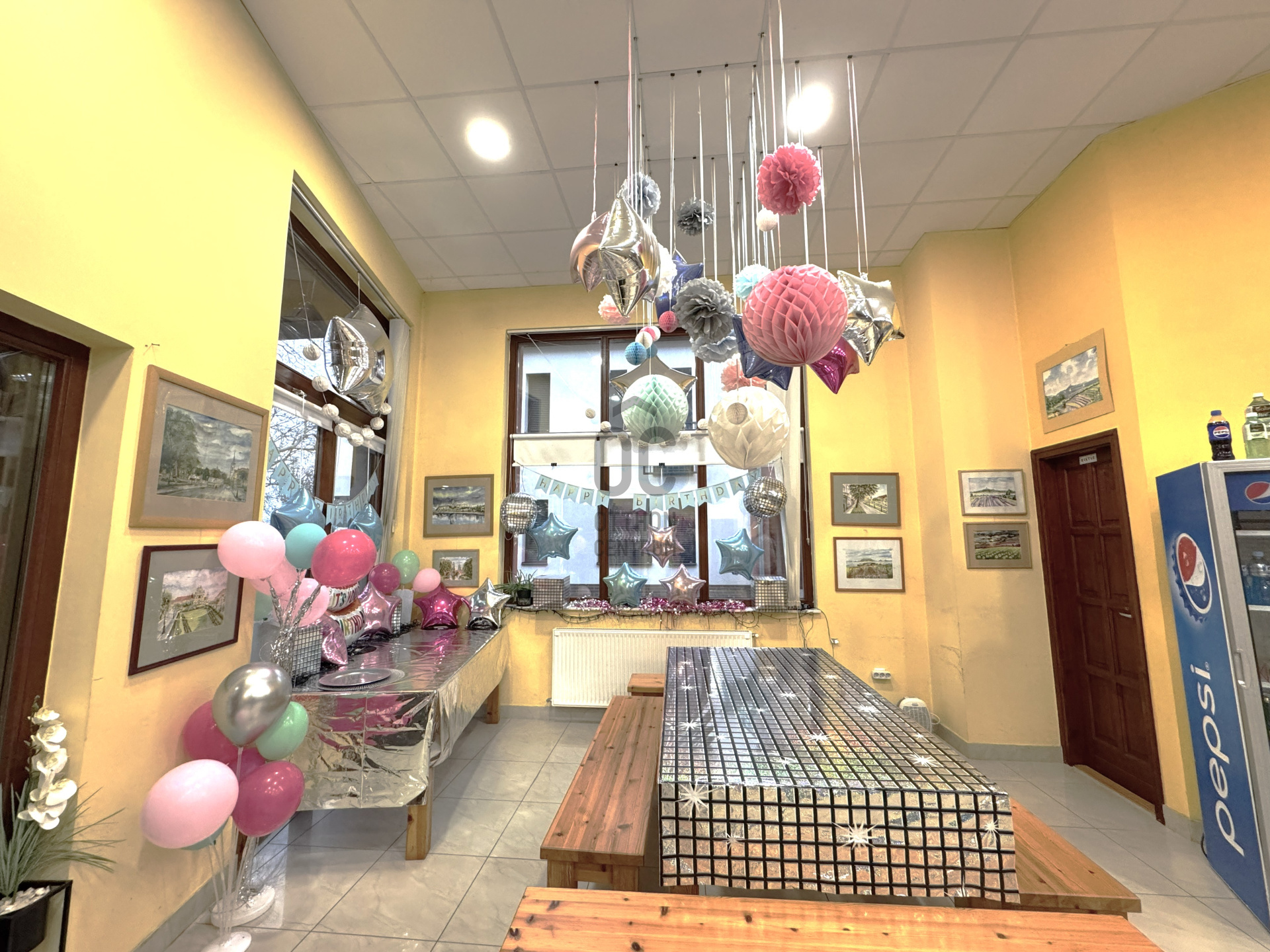 Gallery zoom image