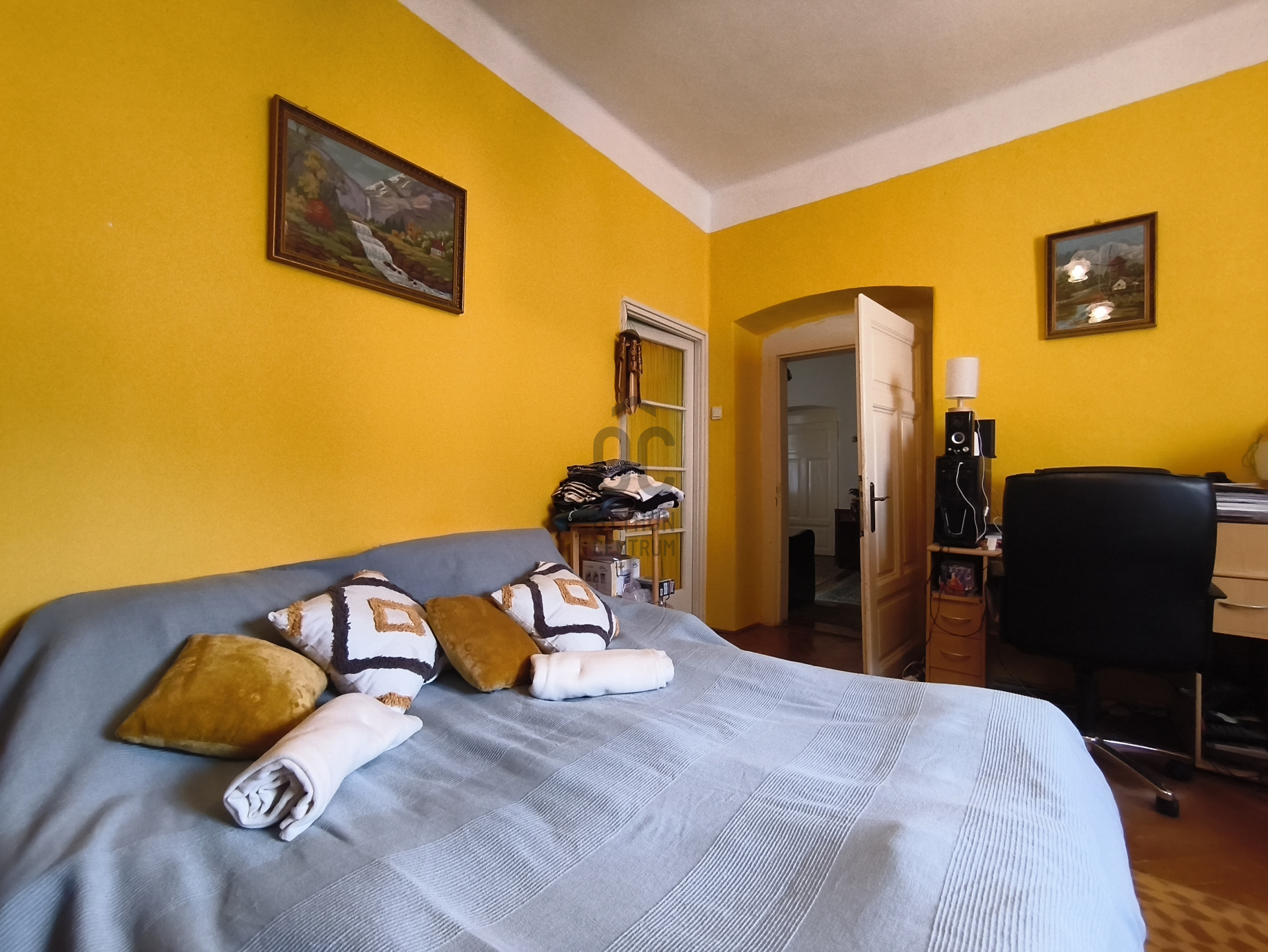 Gallery zoom image