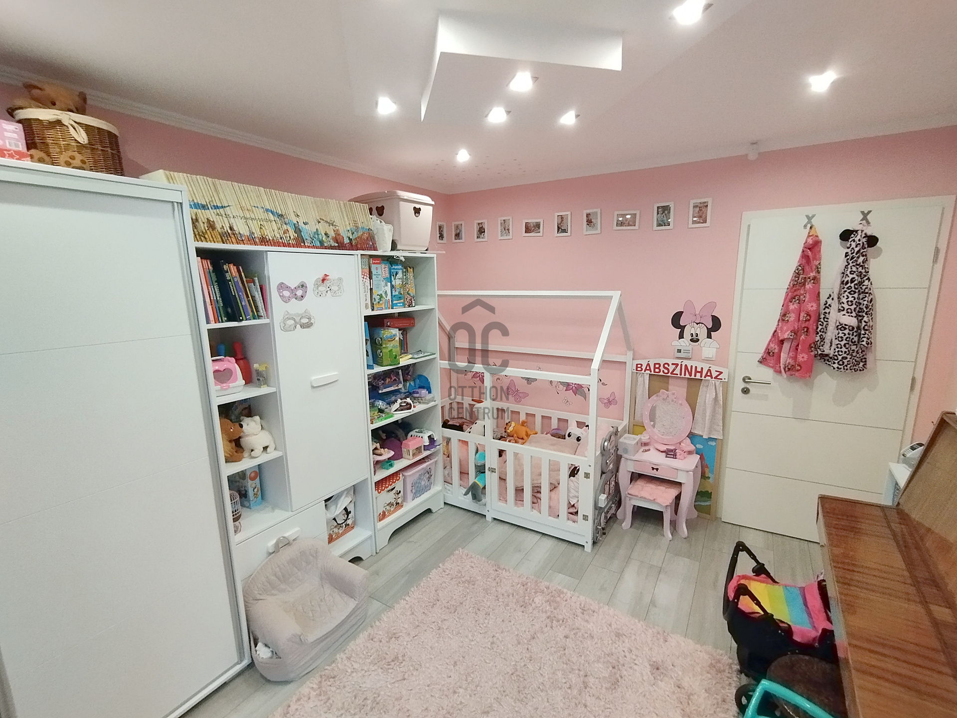 Gallery zoom image