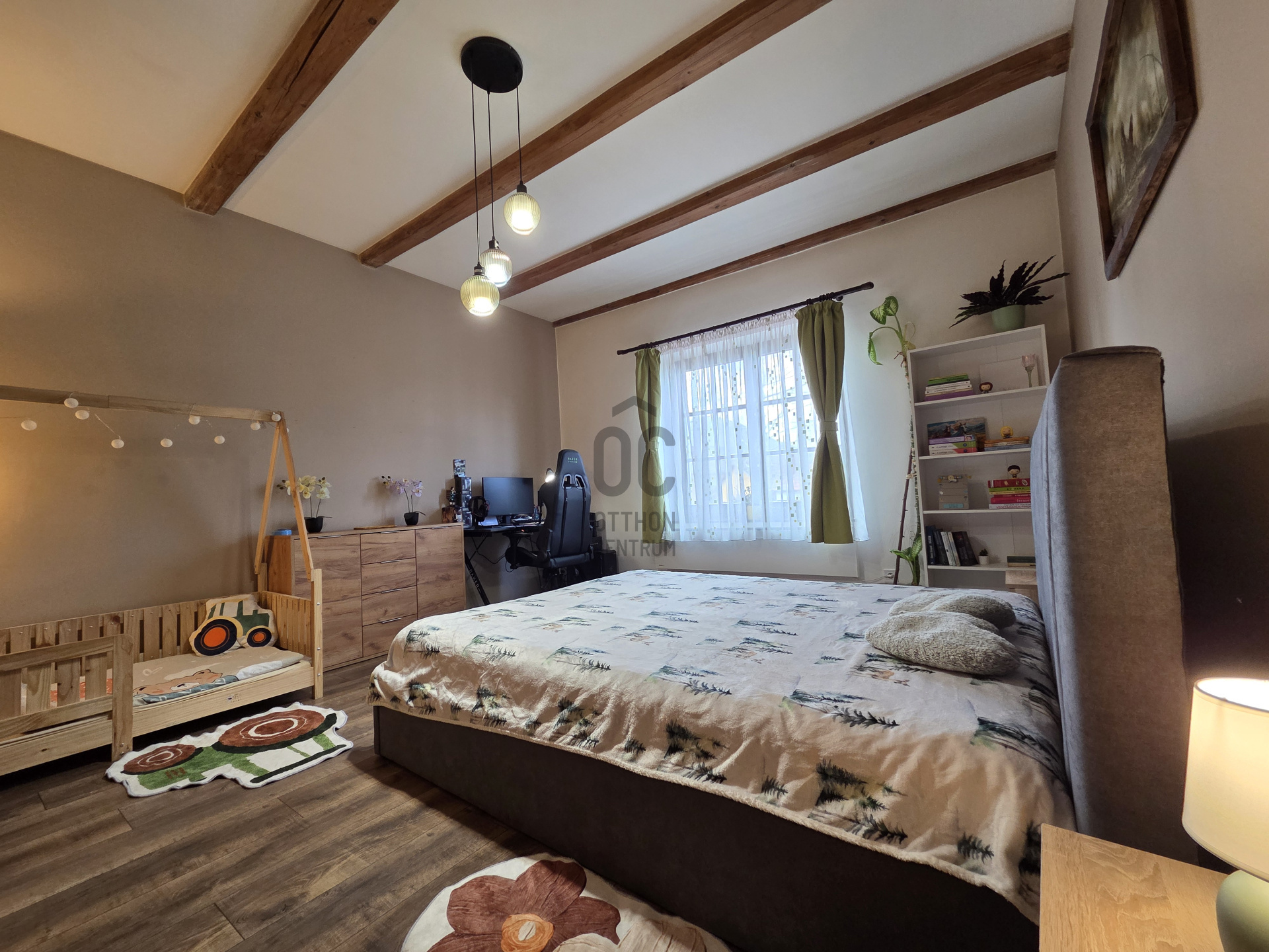 Gallery zoom image