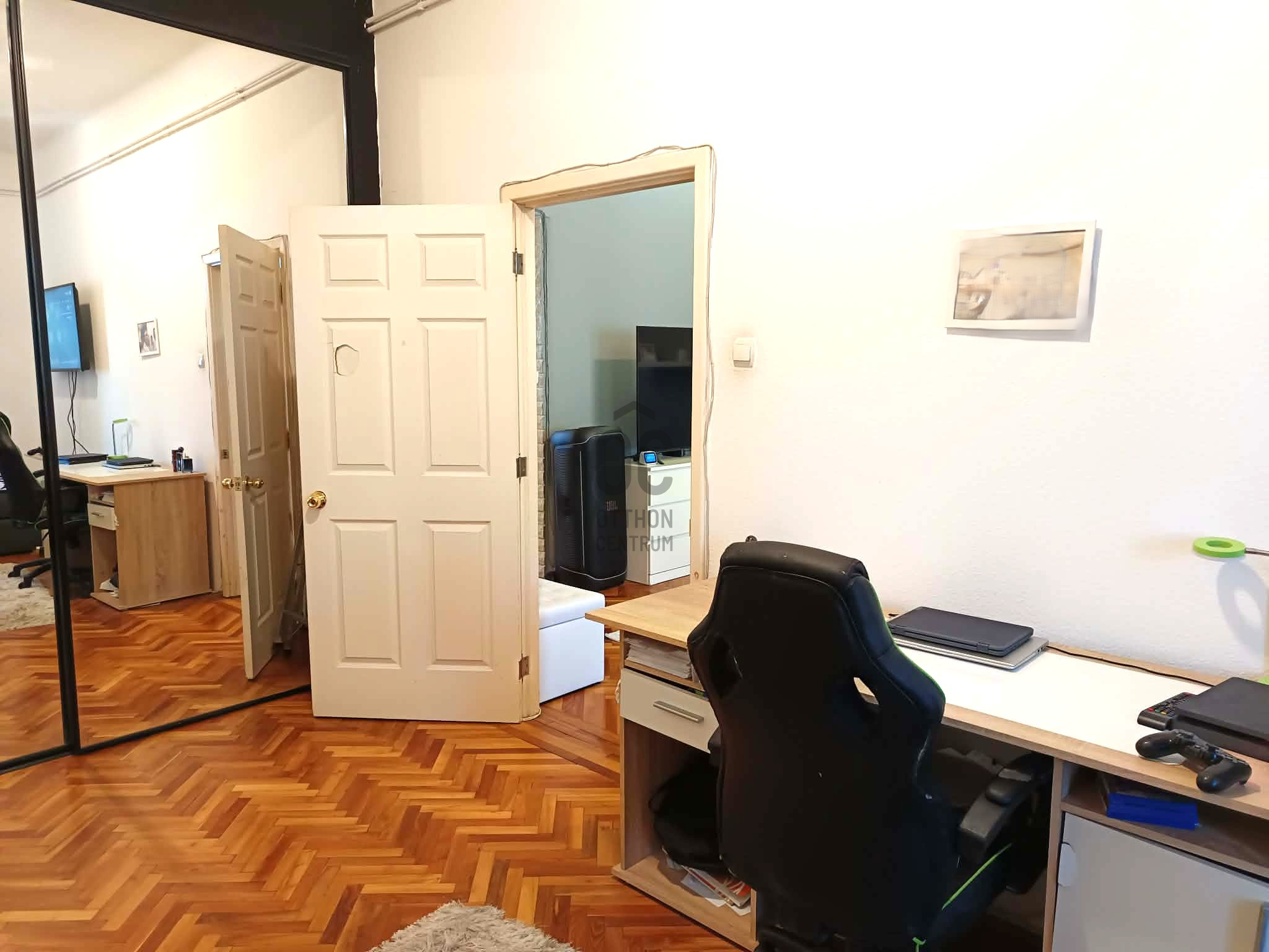 Gallery zoom image