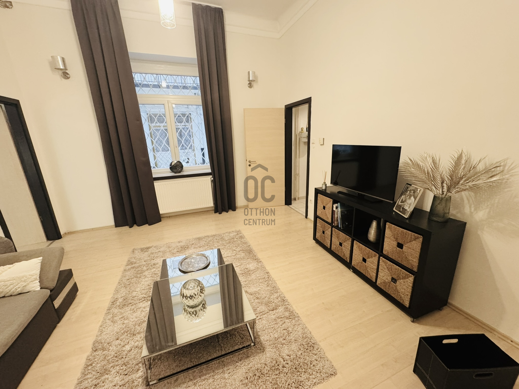 Gallery zoom image