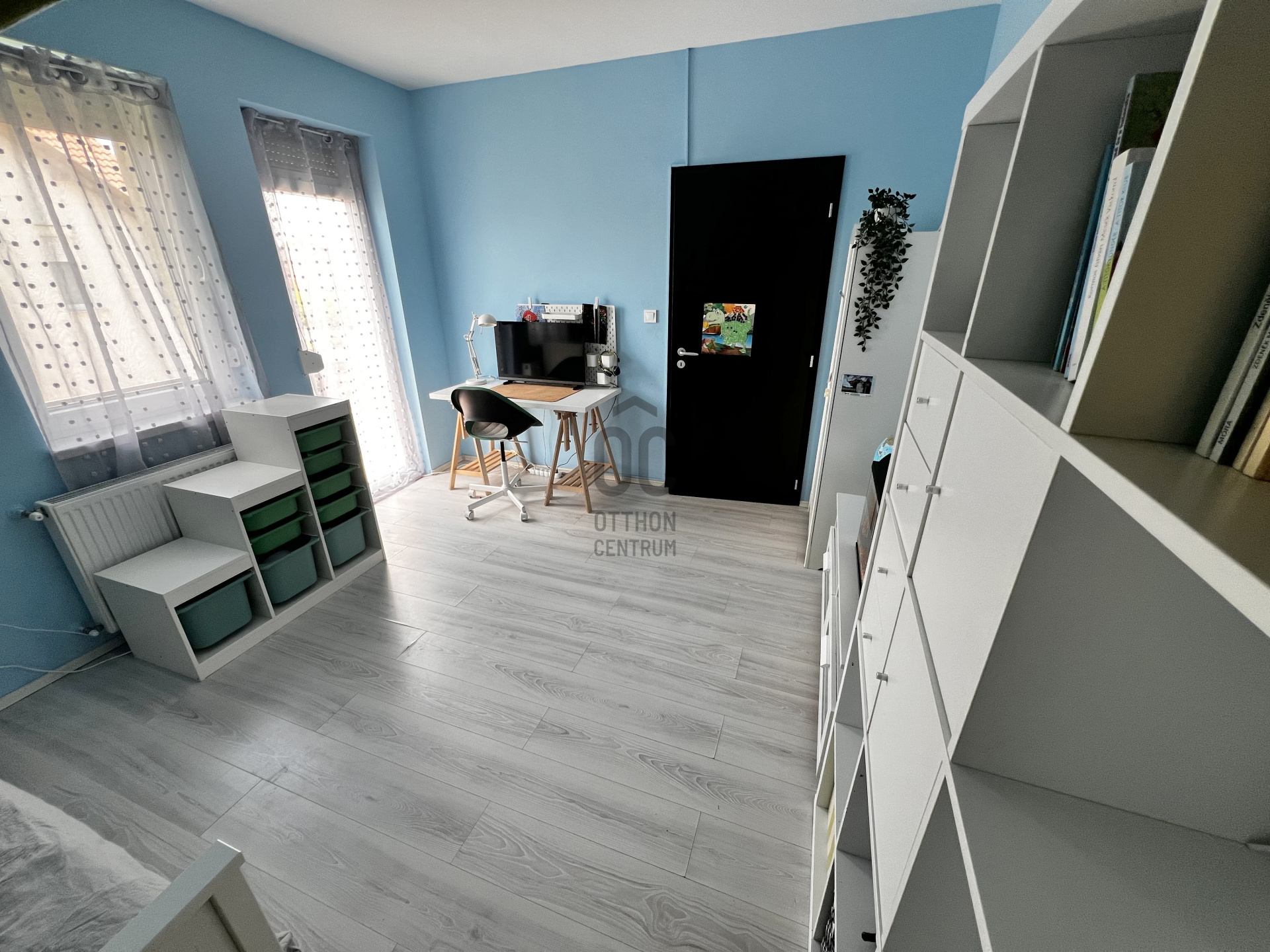 Gallery zoom image