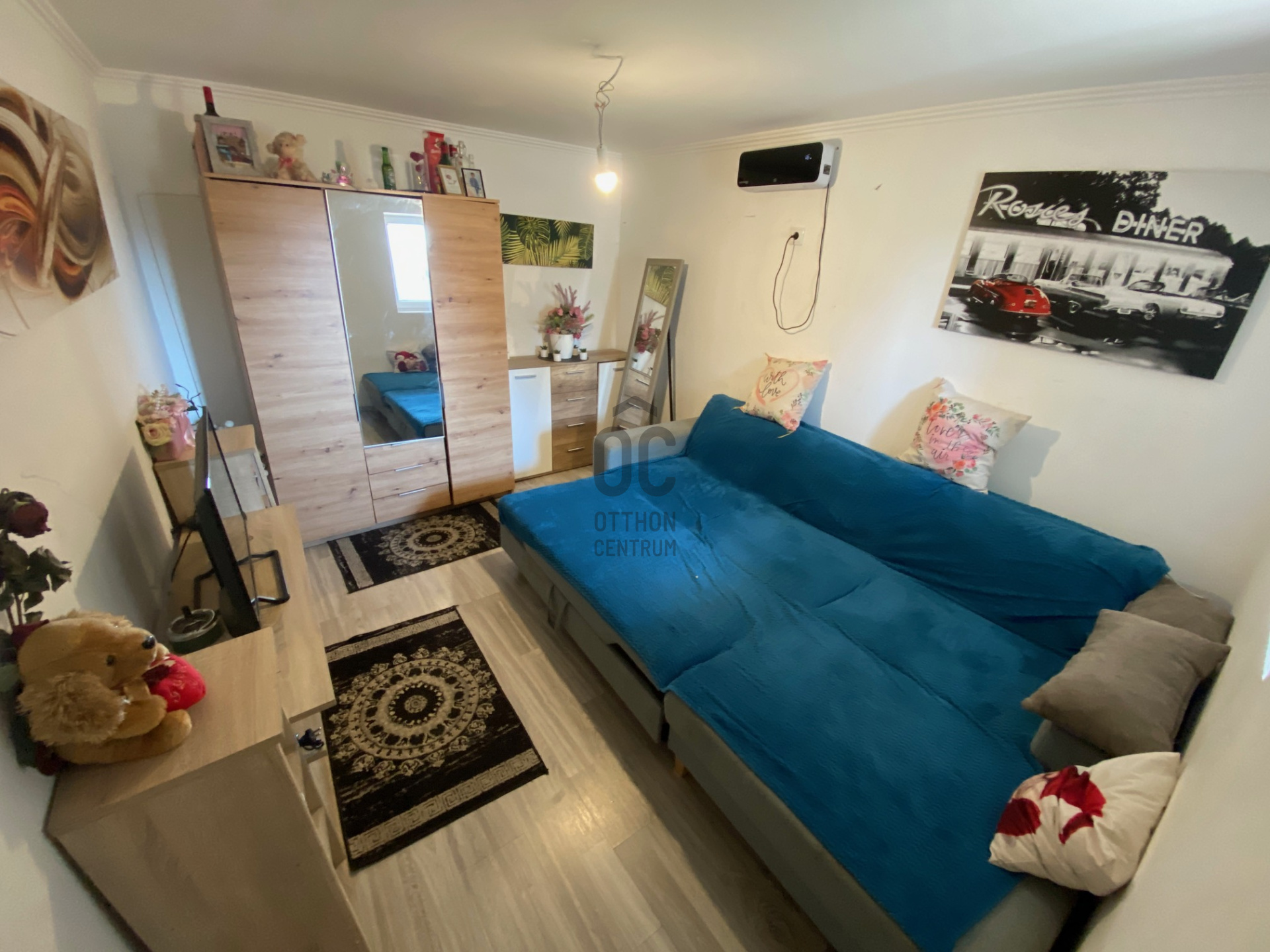 Gallery zoom image