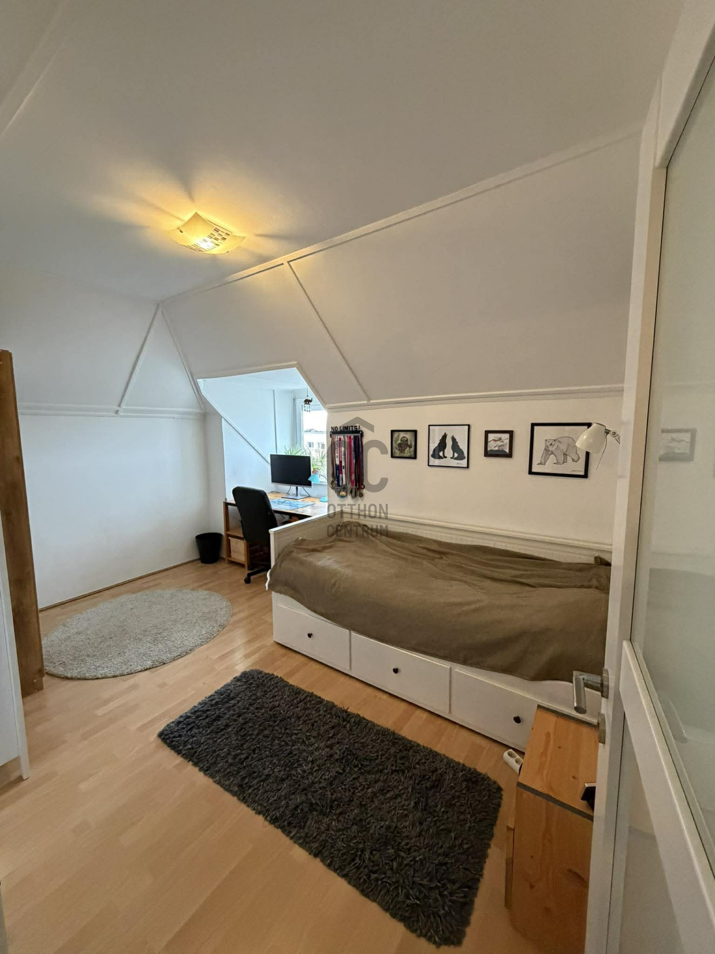 Gallery zoom image