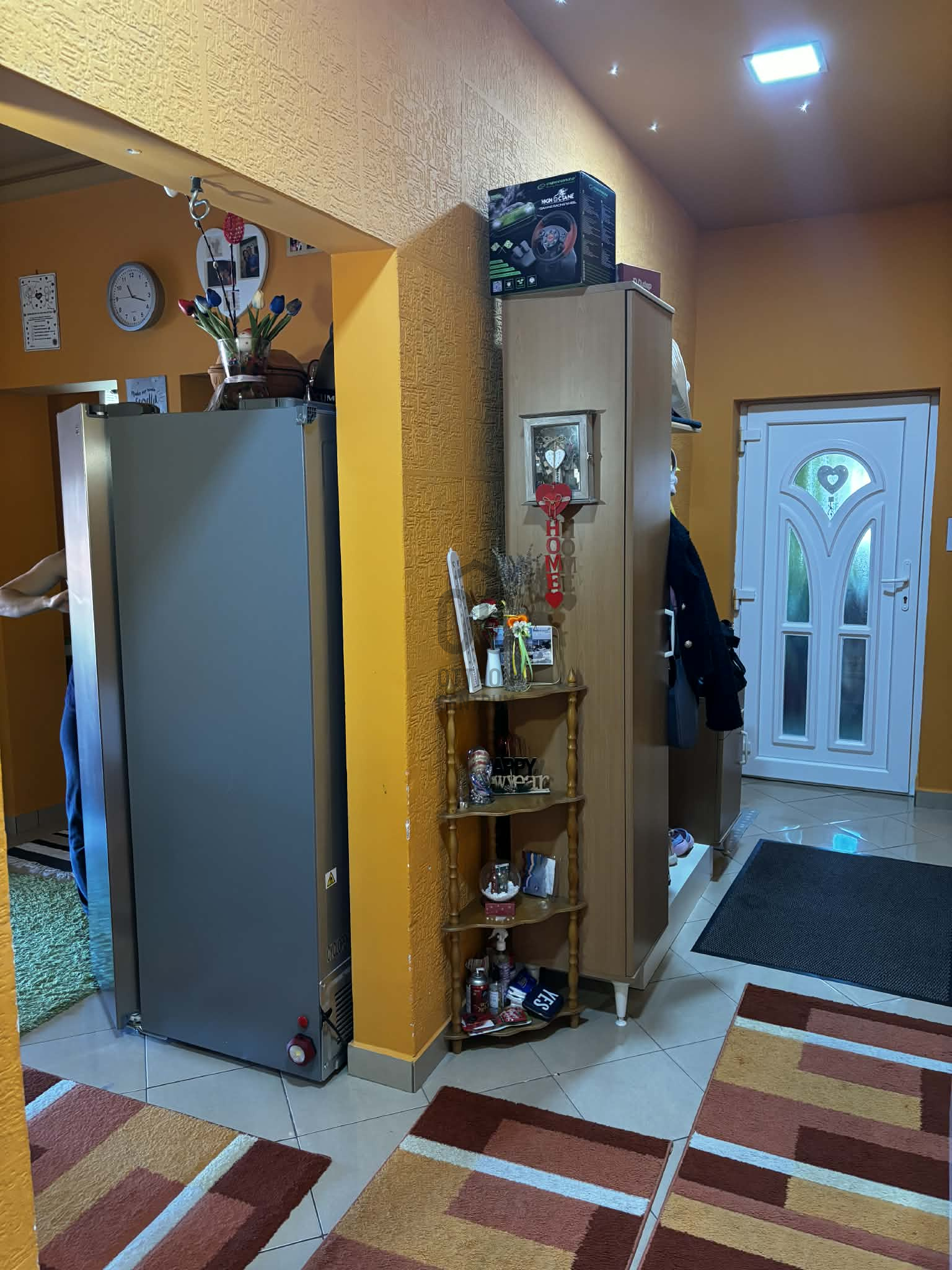 Gallery zoom image