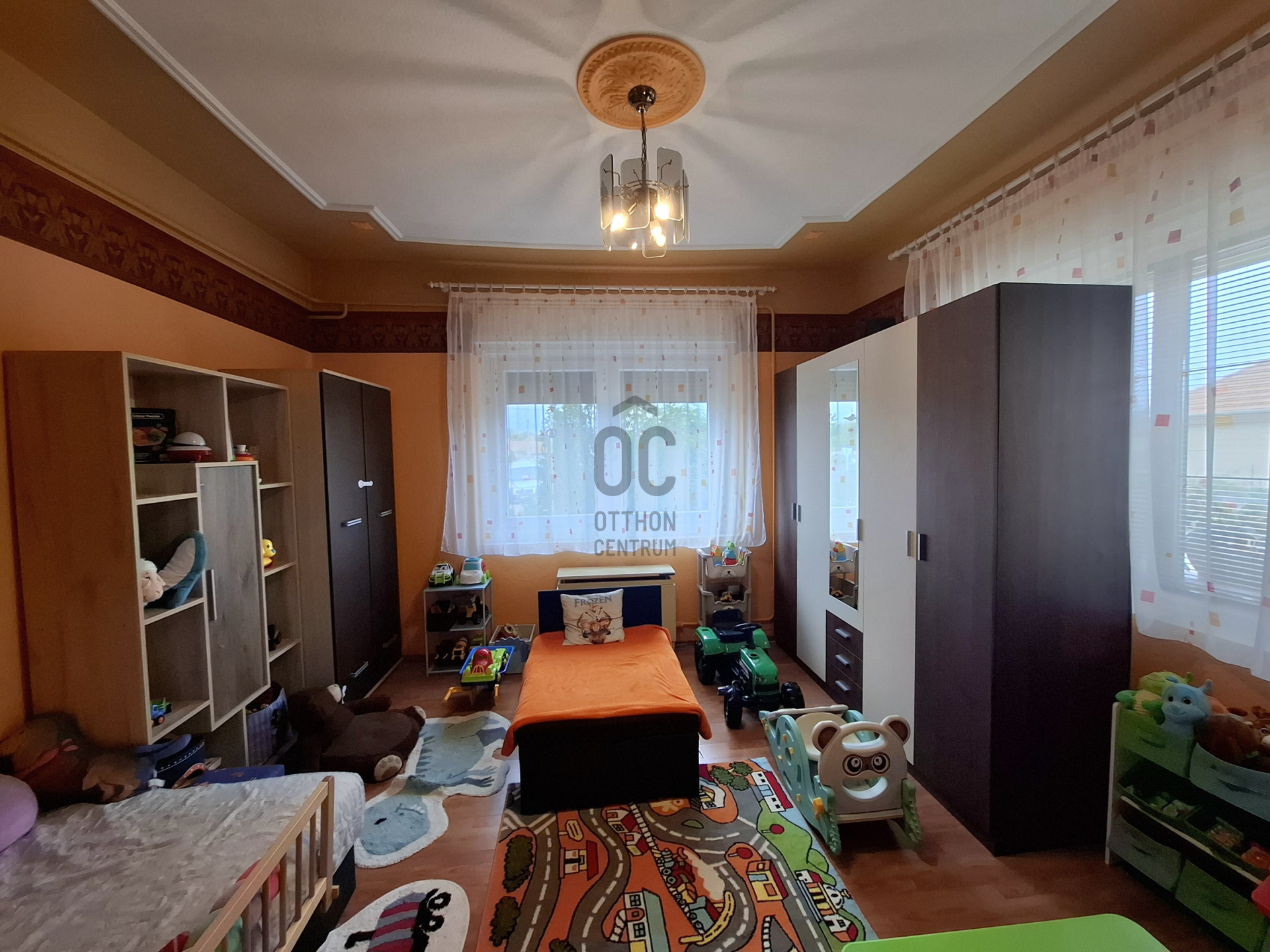 Gallery zoom image