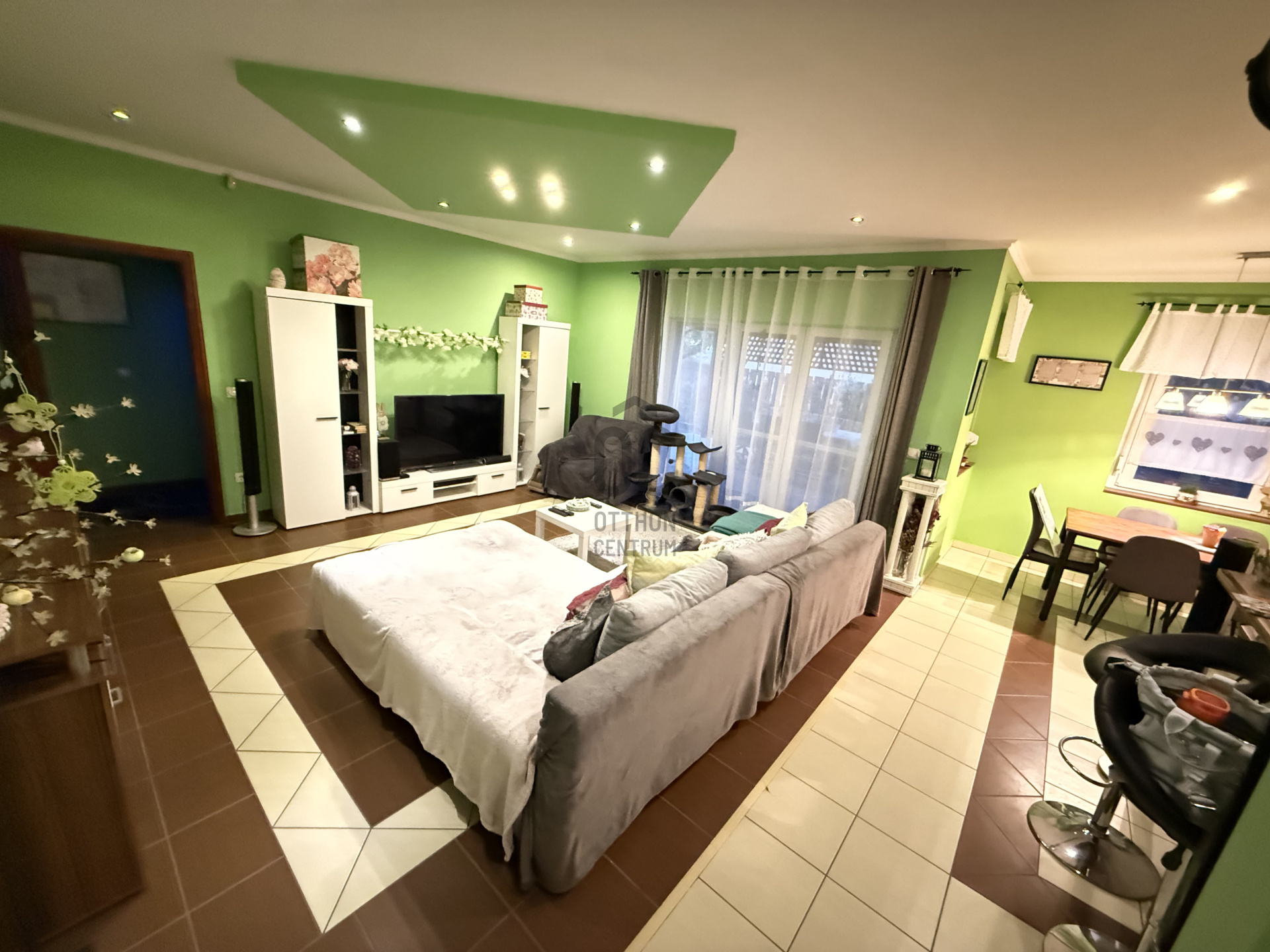 Gallery zoom image