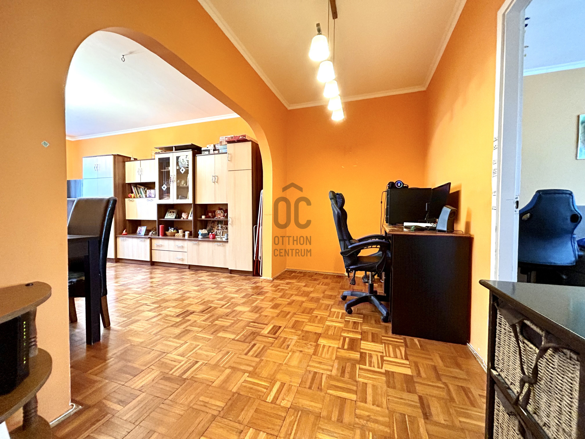 Gallery zoom image