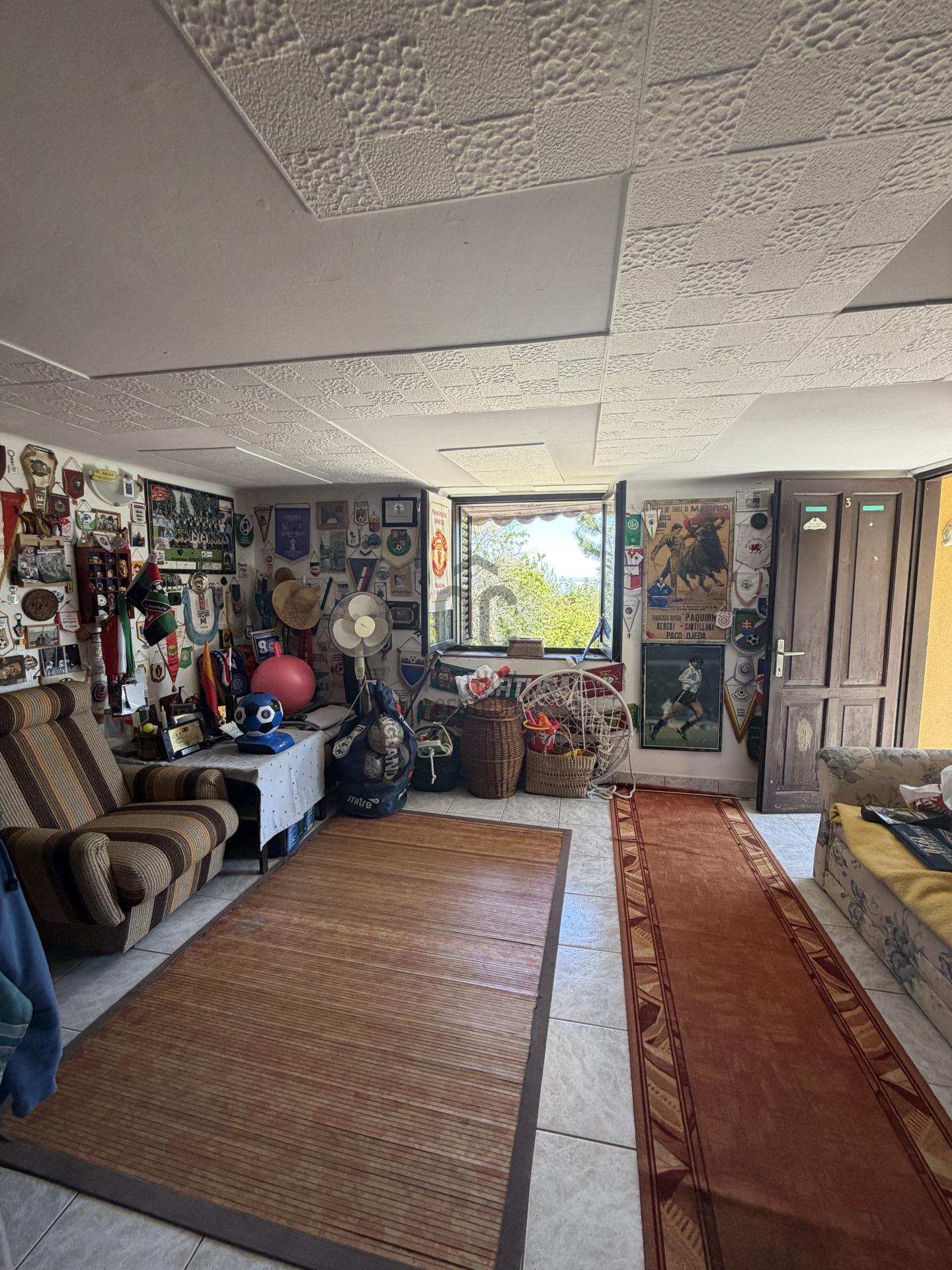 Gallery zoom image