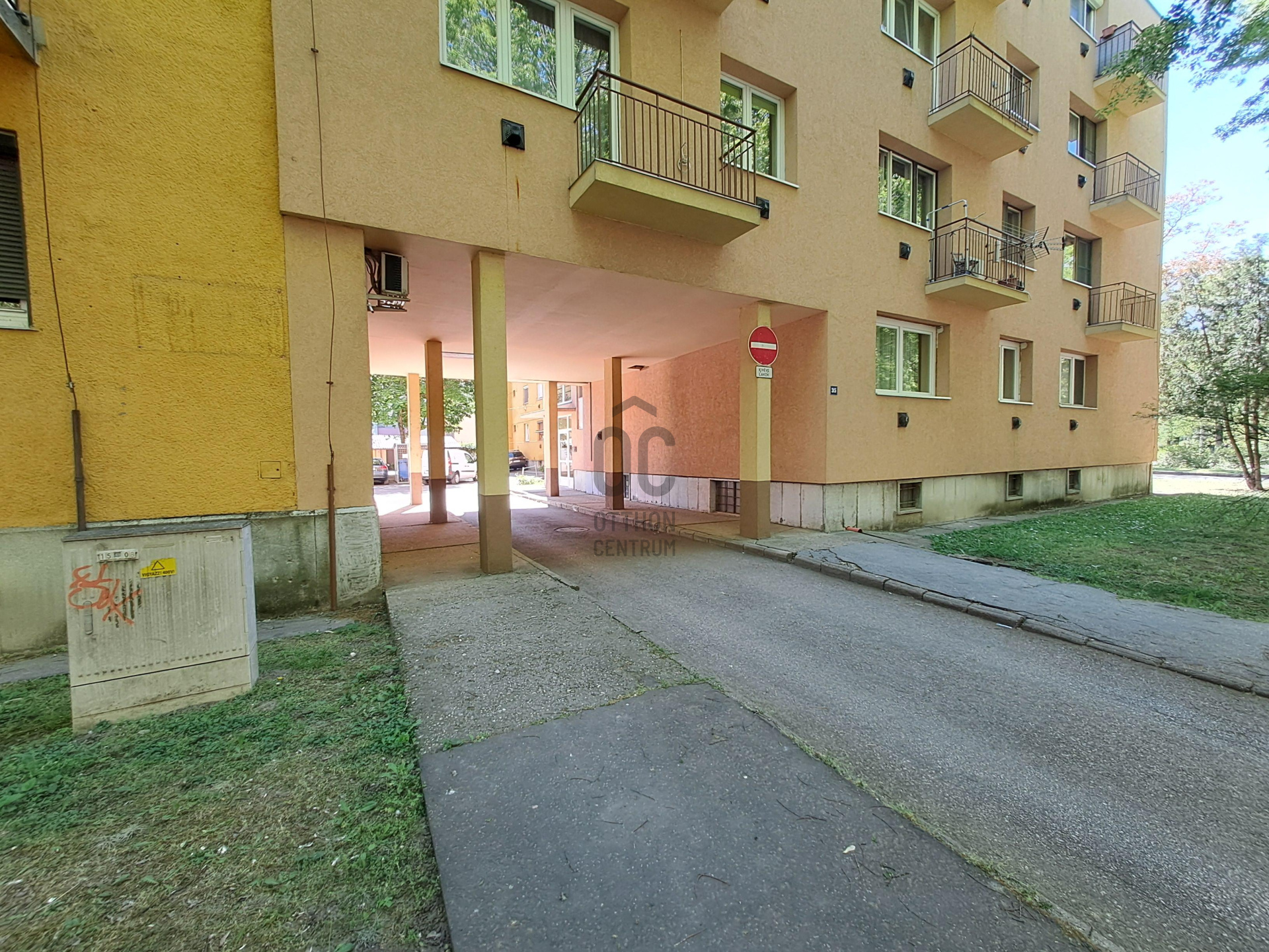 Gallery zoom image
