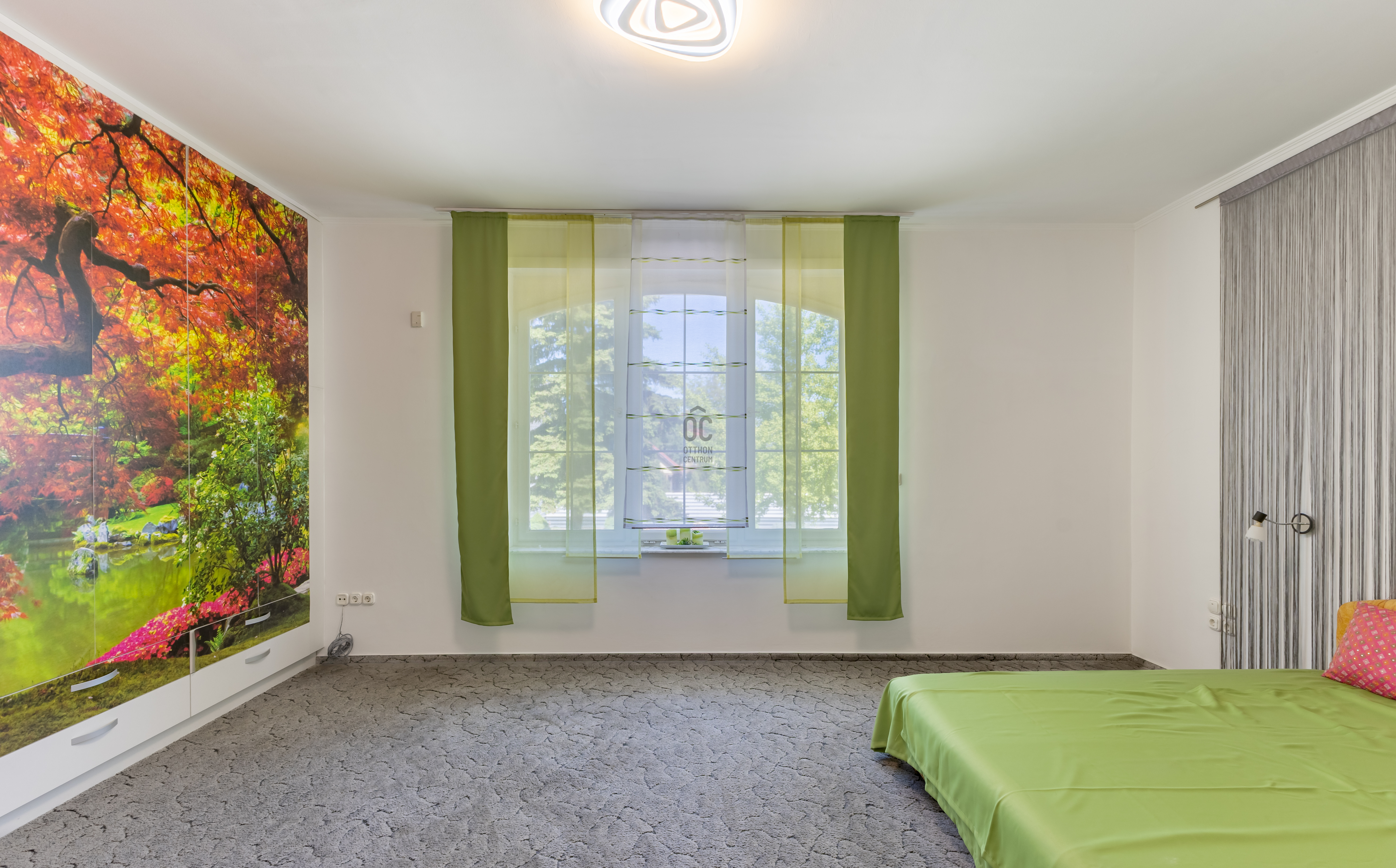 Gallery zoom image
