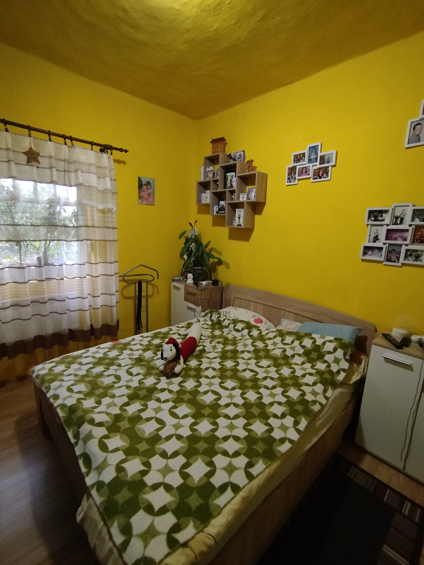 Gallery zoom image