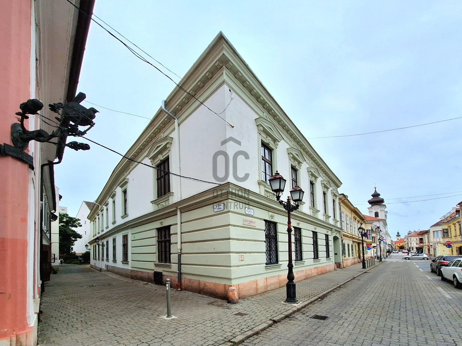 Gallery zoom image