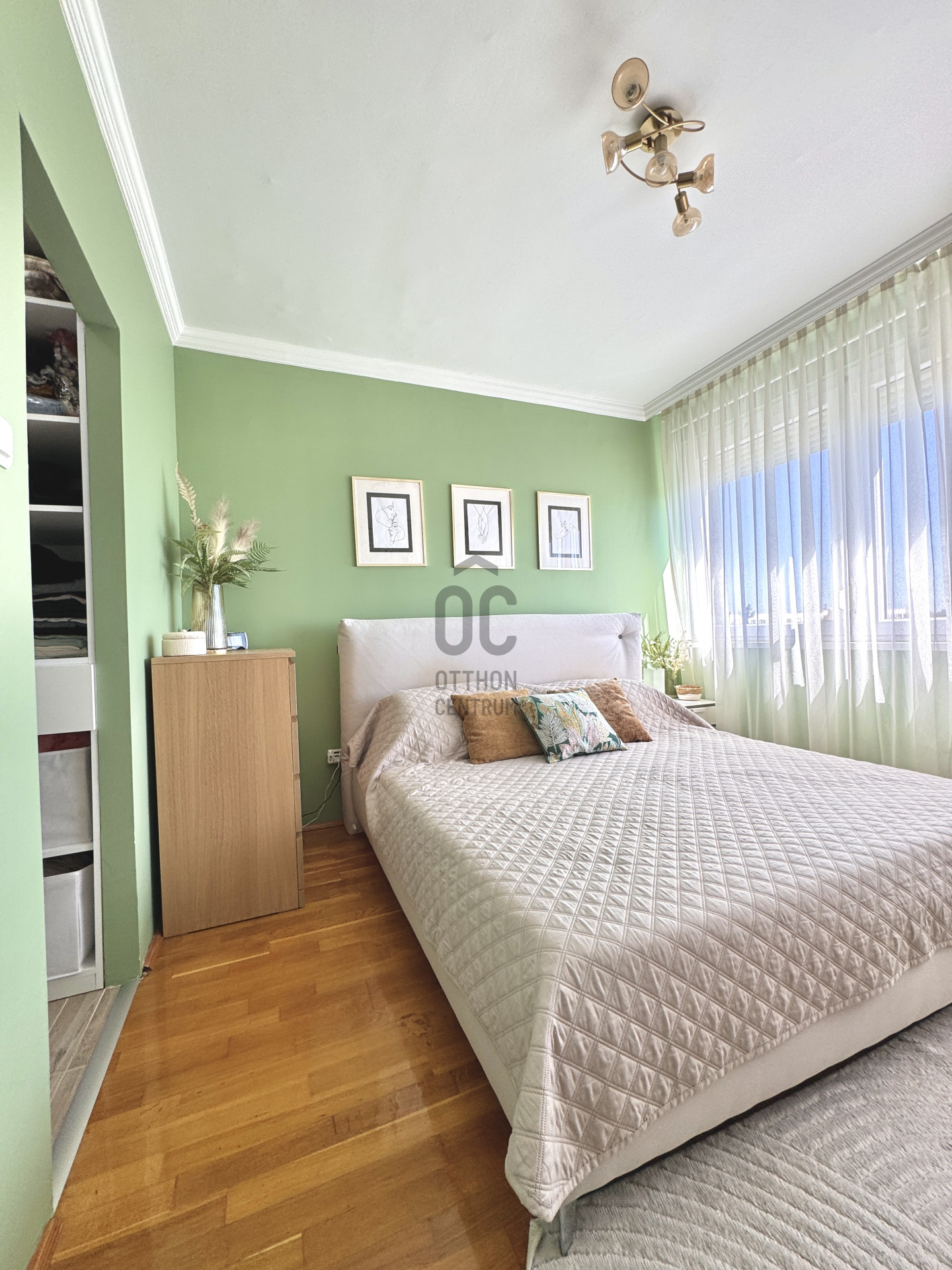 Gallery zoom image