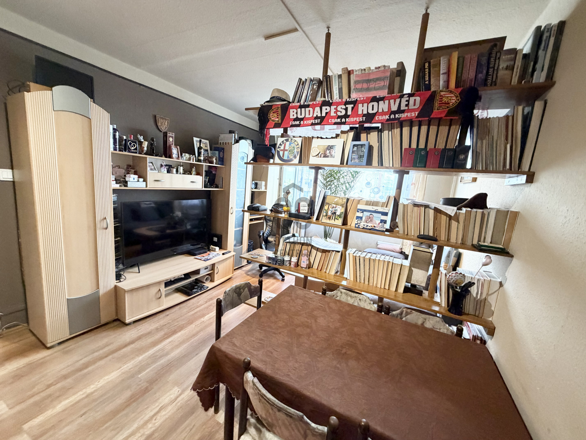 Gallery zoom image