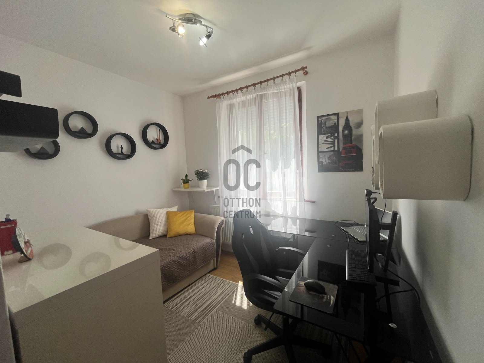 Gallery zoom image