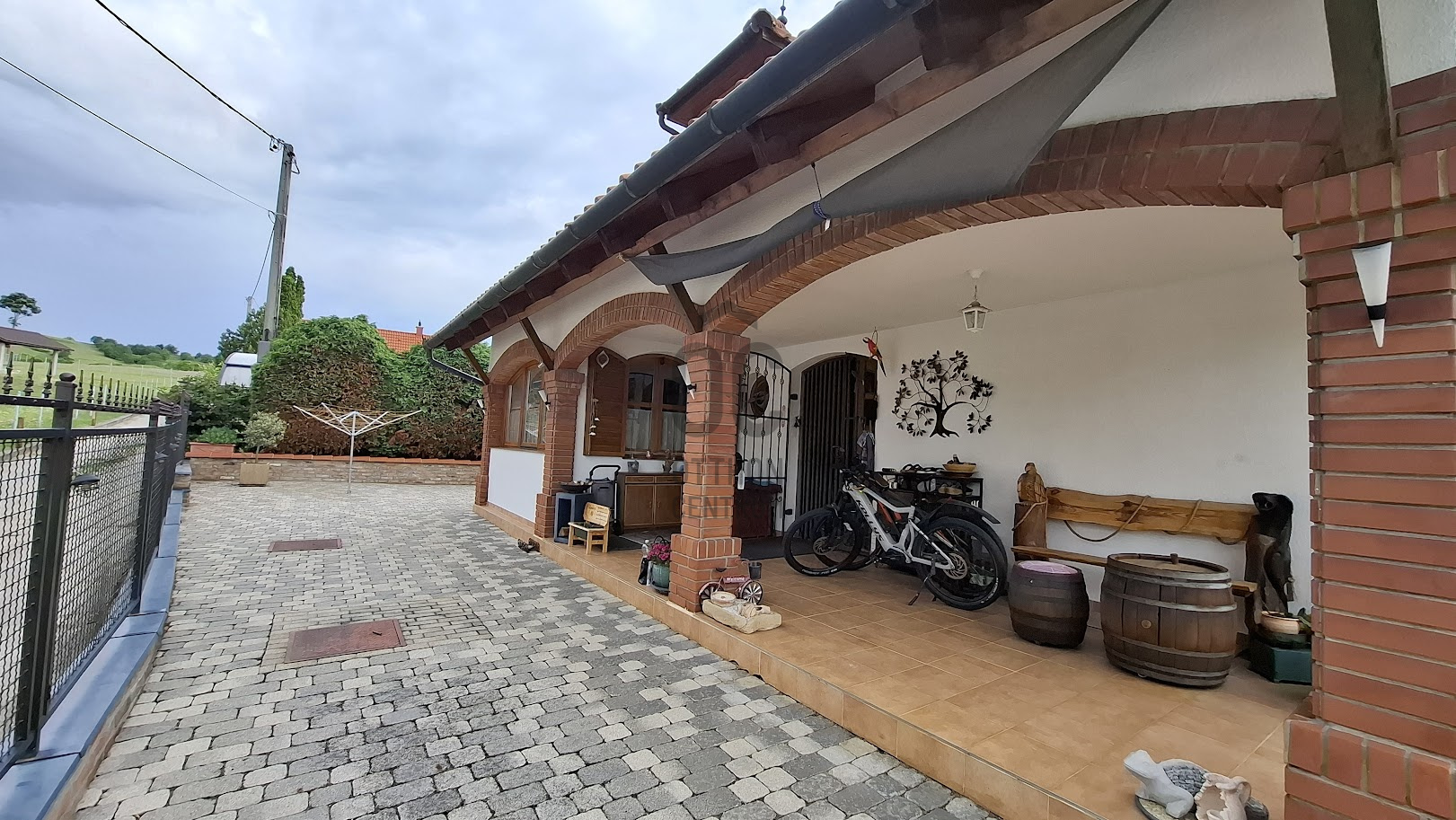 Gallery zoom image
