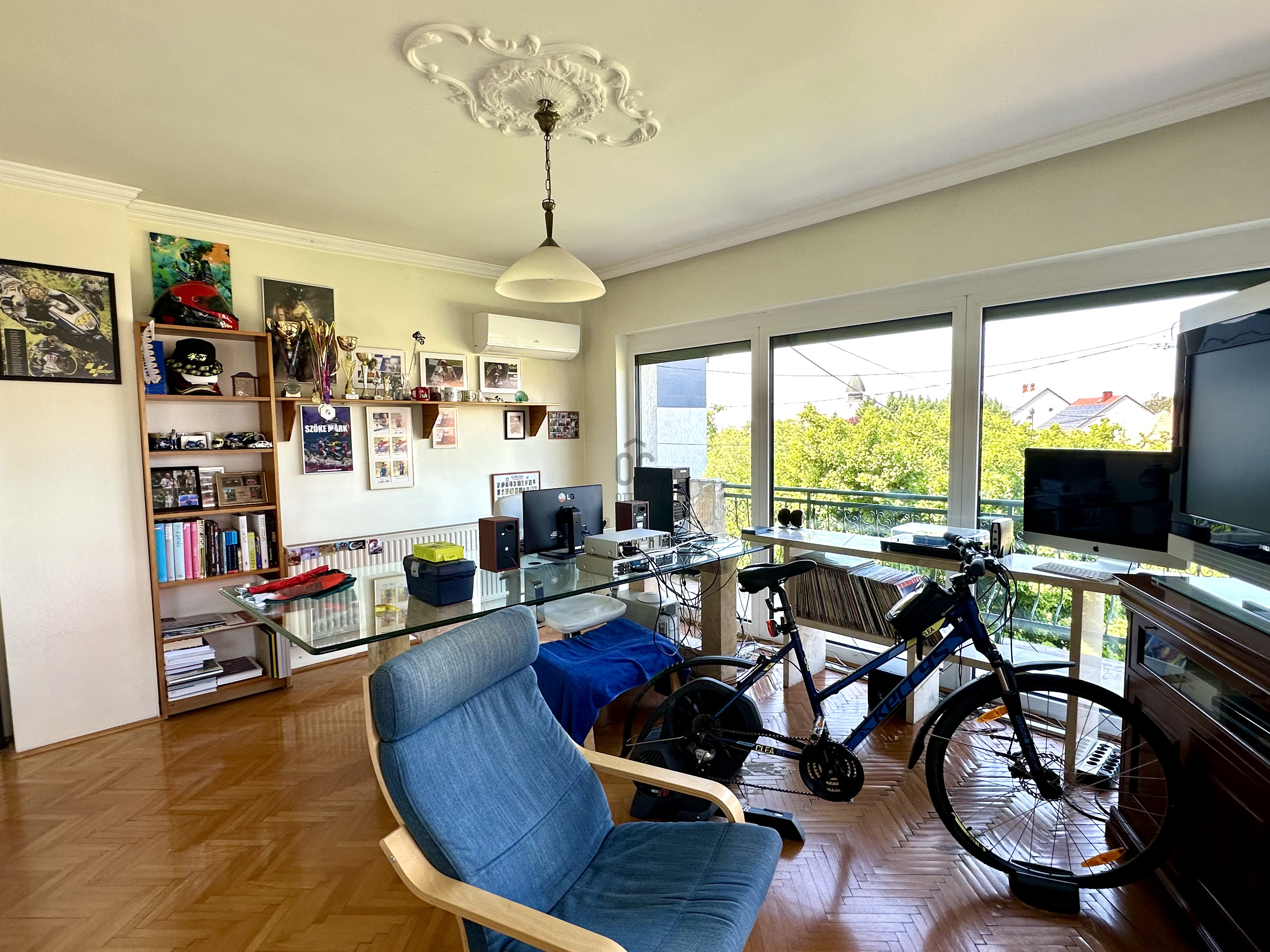 Gallery zoom image