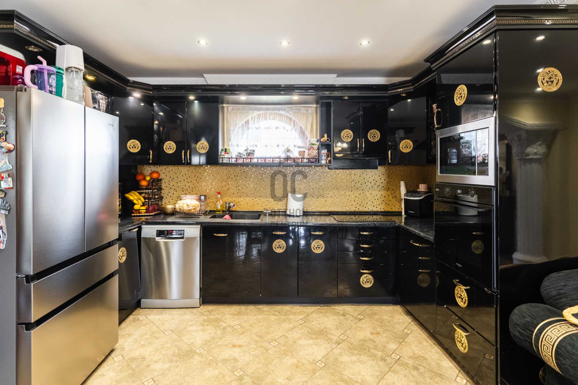 Gallery zoom image