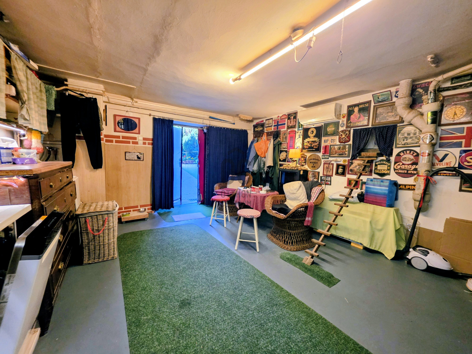 Gallery zoom image