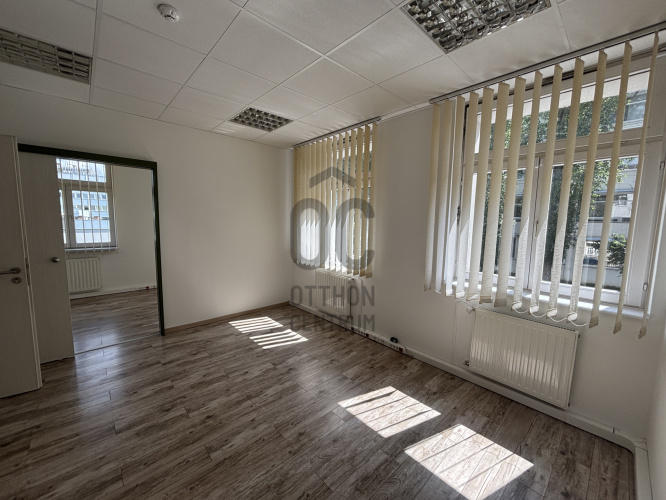 388m² · Üzlethelyiség · € 180.231