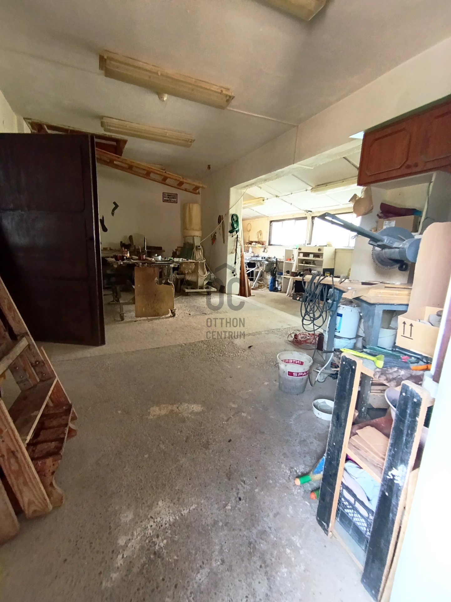 Gallery zoom image