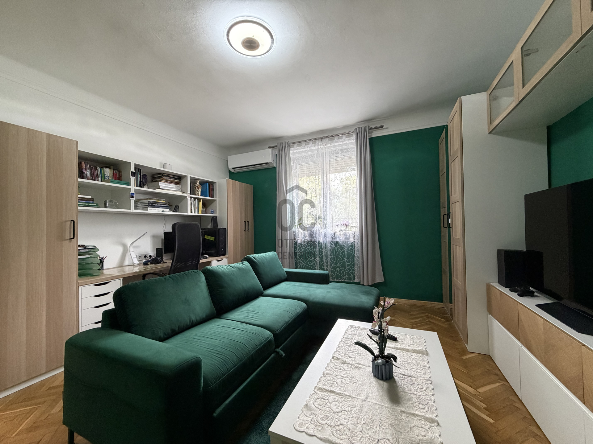 Gallery zoom image