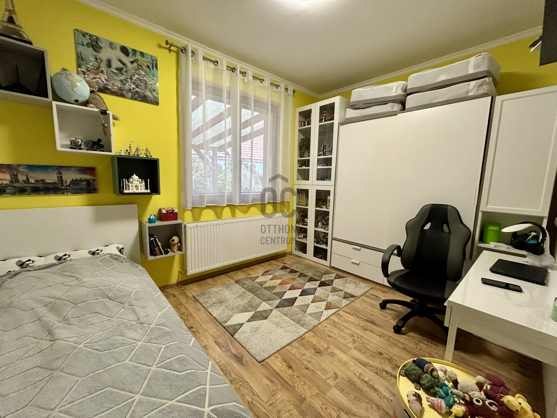 Gallery zoom image