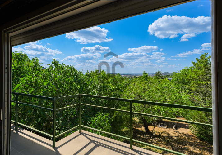 10 bed · 240m² · Családi ház · 1.300.000.000 Ft