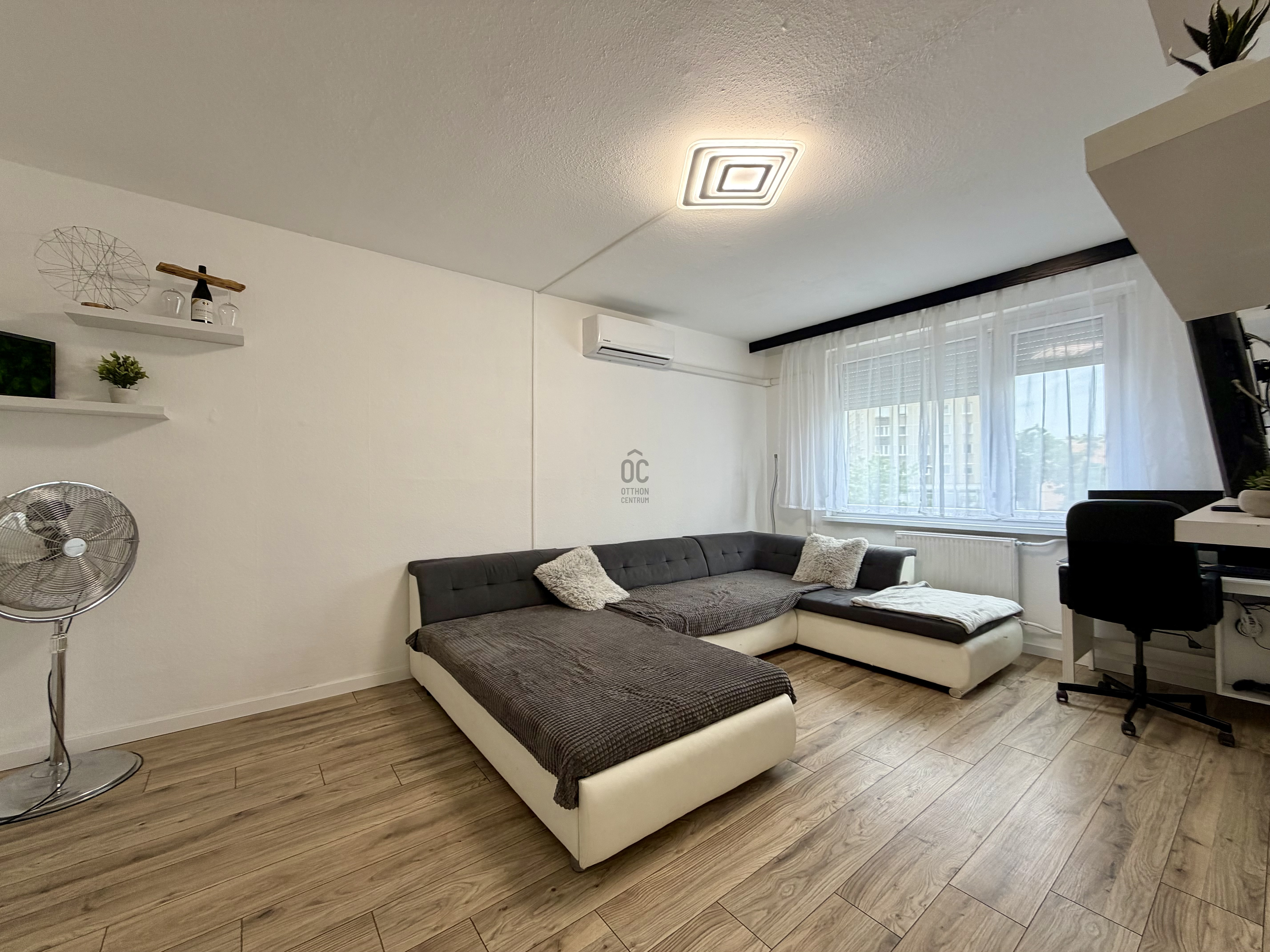 Gallery zoom image