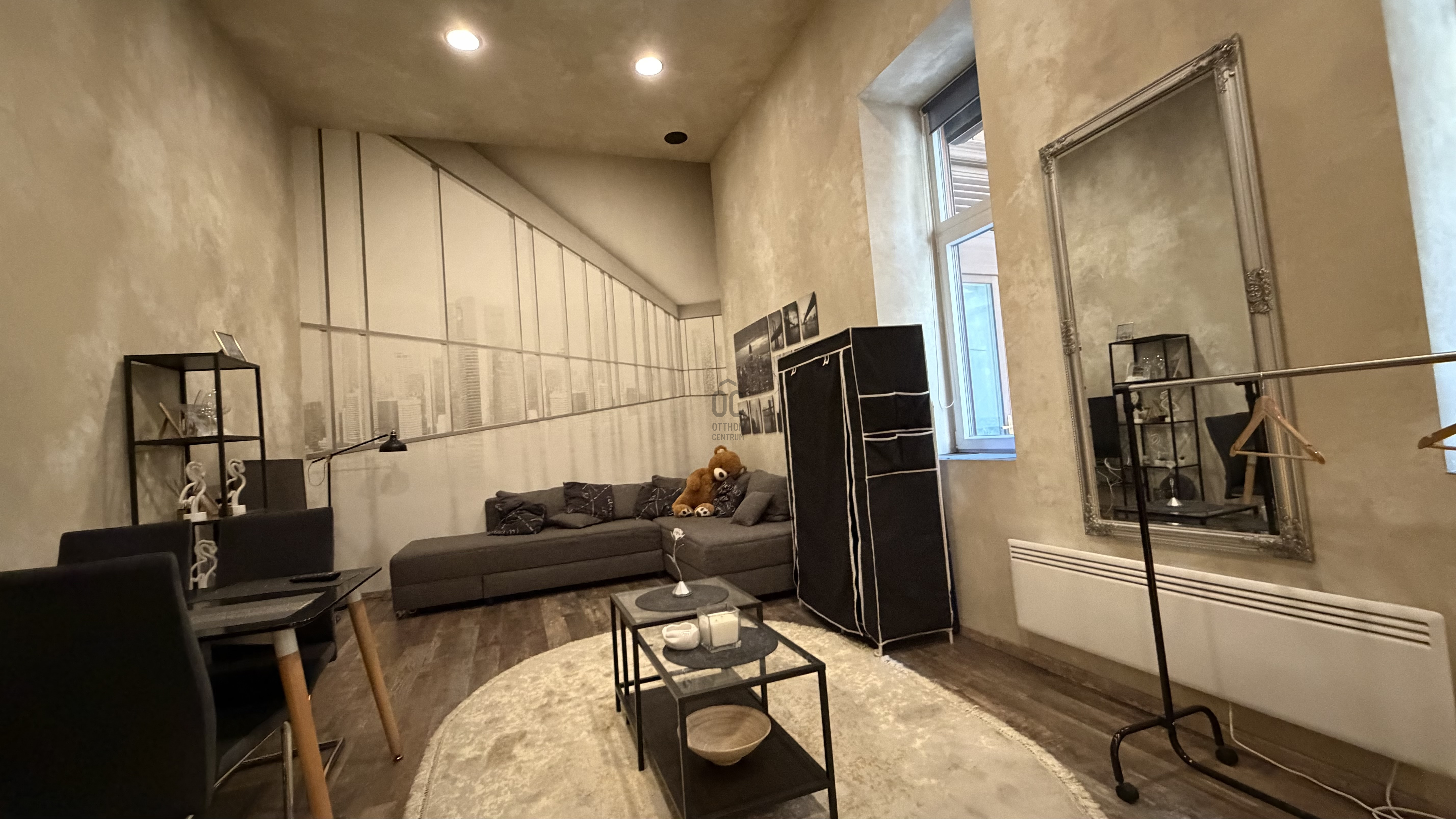Gallery zoom image