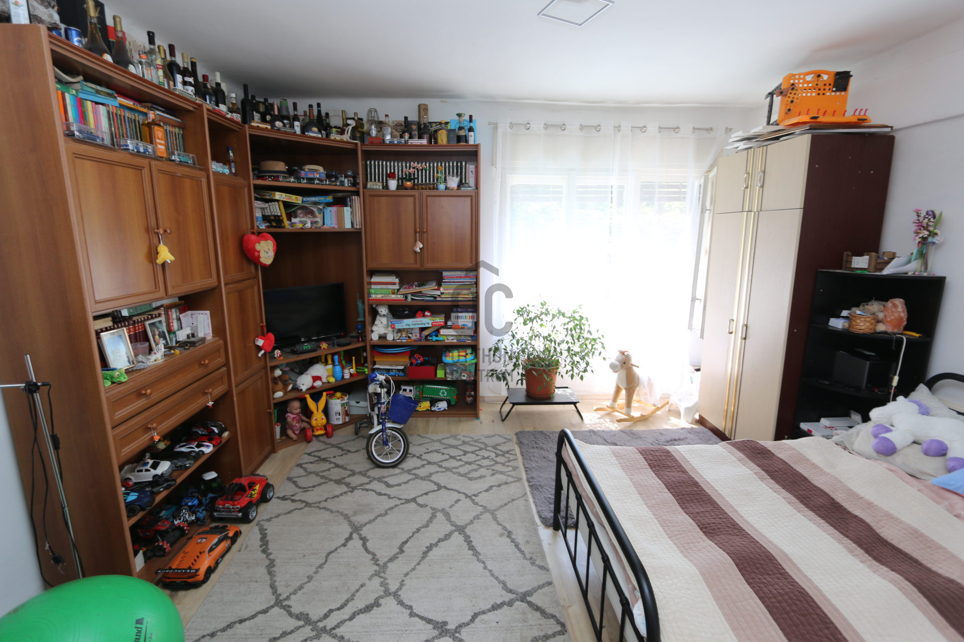 Gallery zoom image