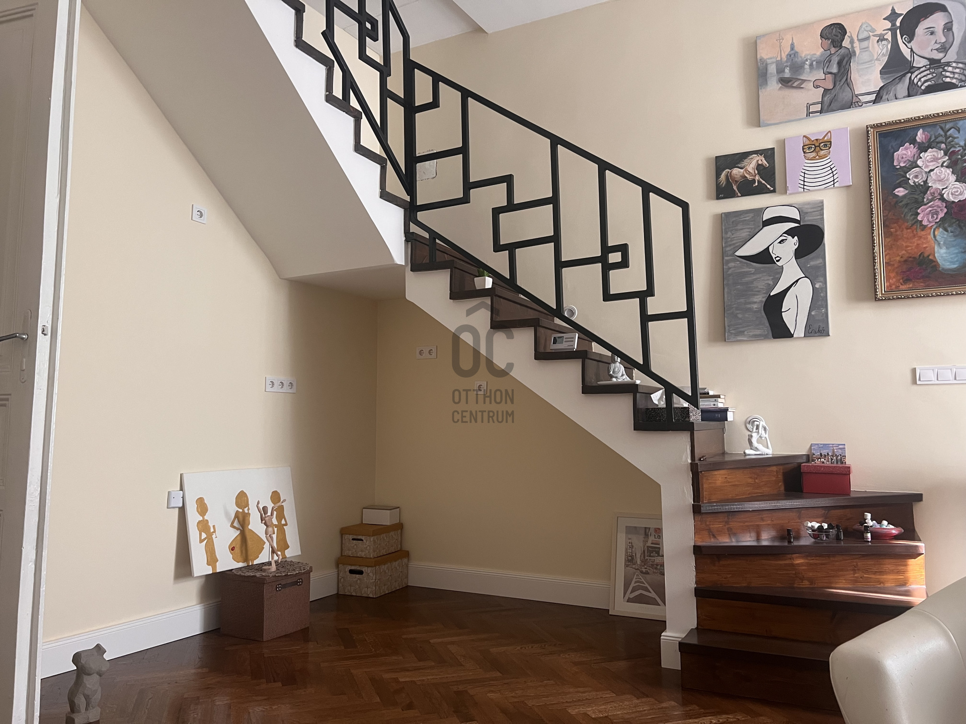 Gallery zoom image
